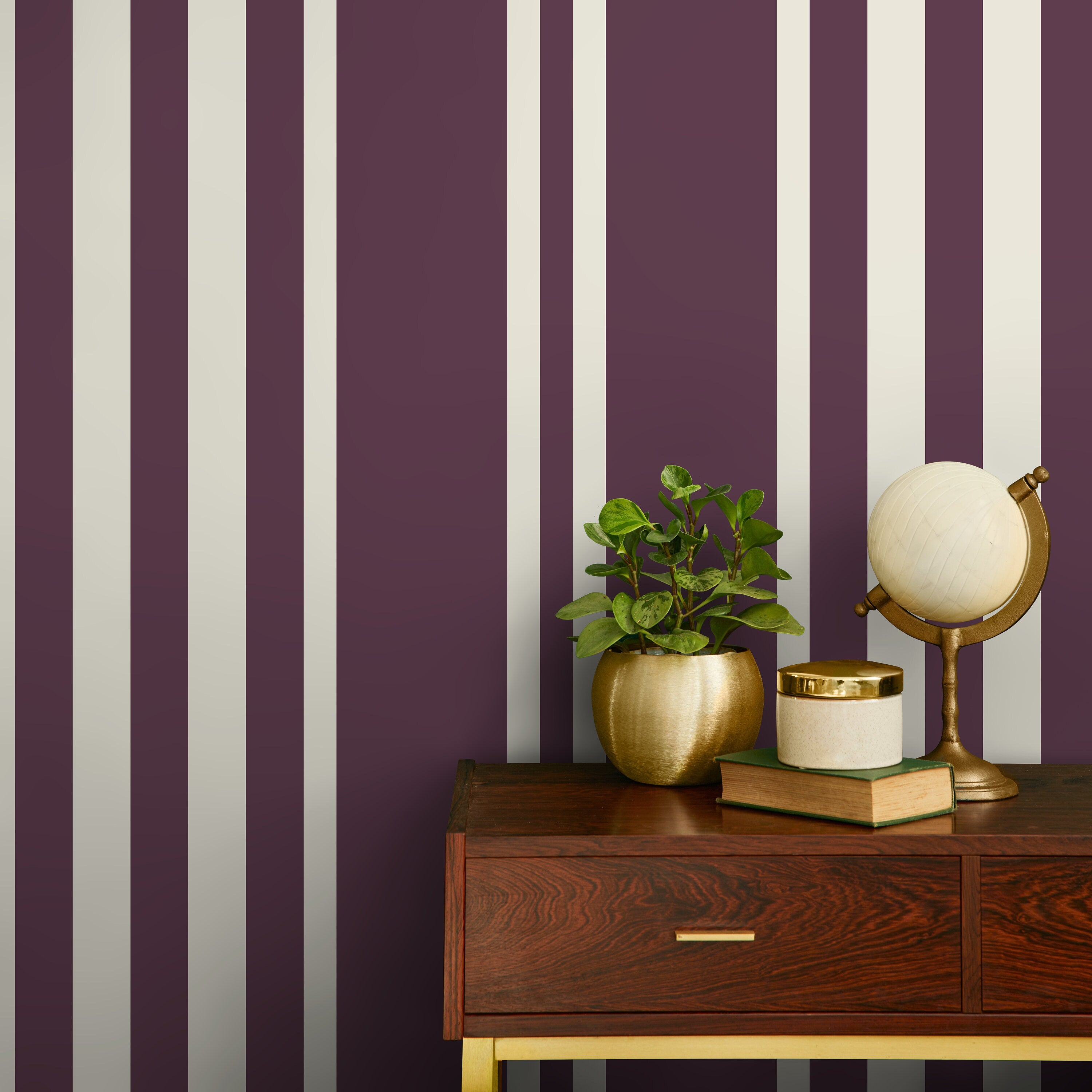 Striped Wallpaper With Vertical Lines In Purple And Cream - D787