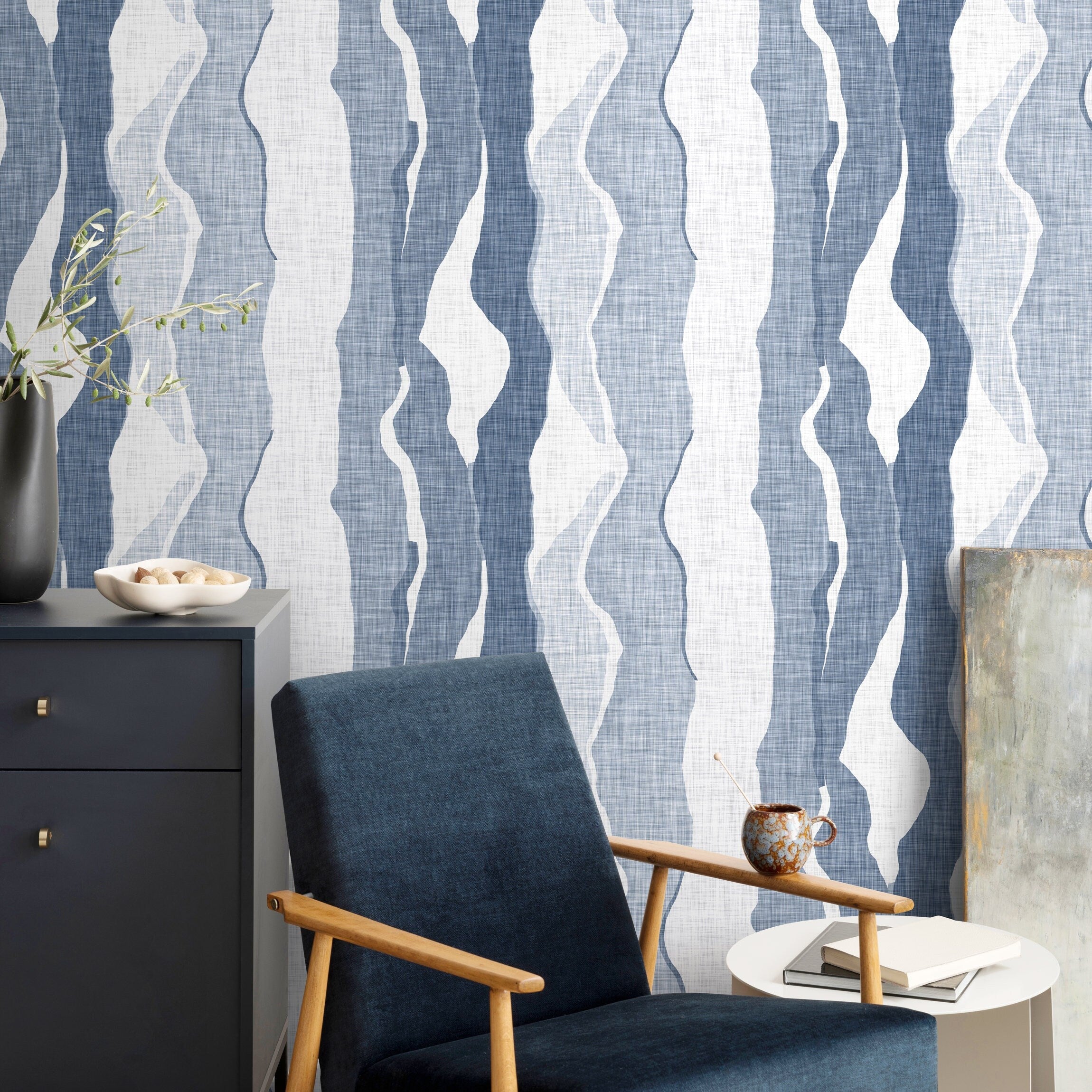 Abstract Wallpaper With Flowing Wave Stripes In Blue And White - D837