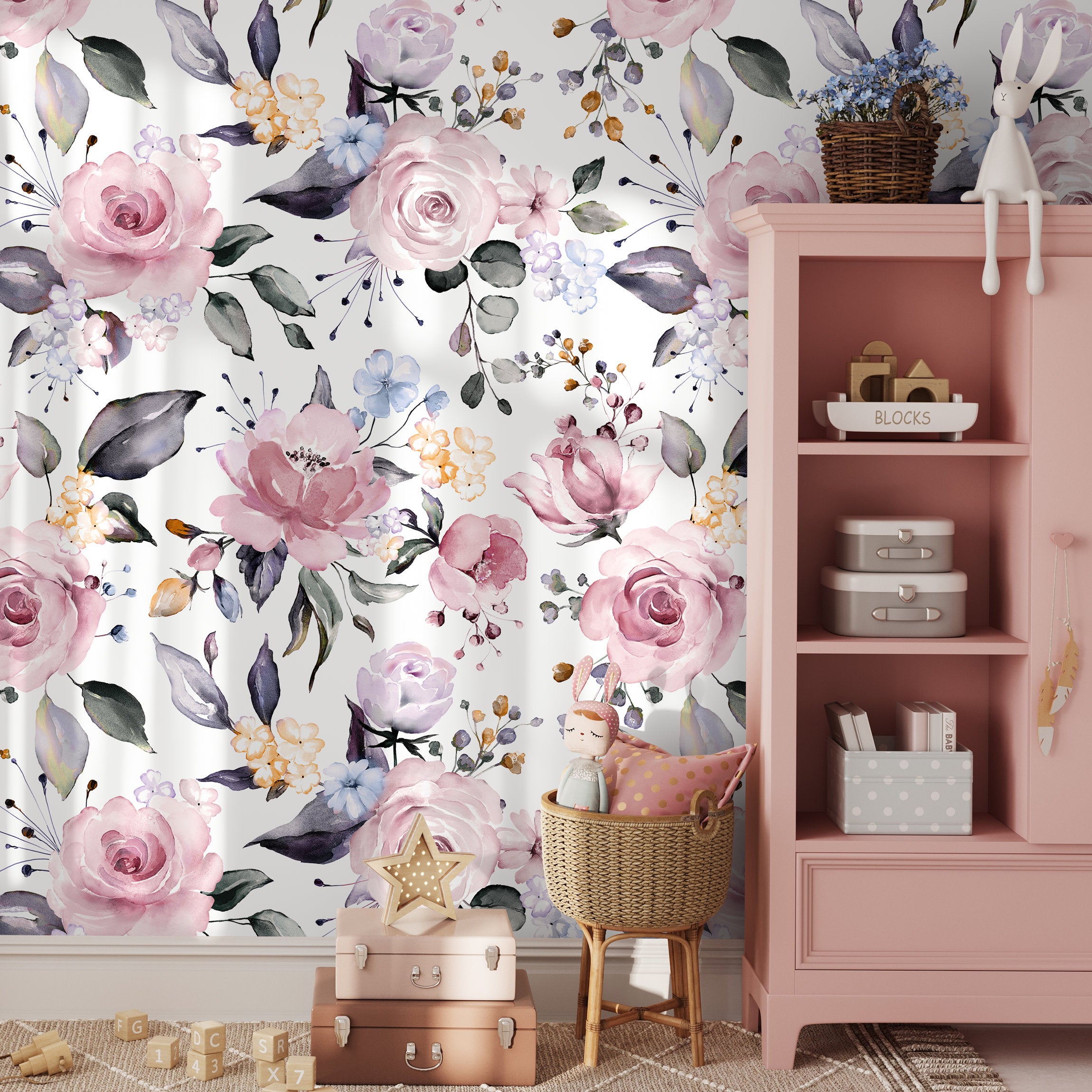 Floral Wallpaper Featuring A Watercolor Bouquet In Pink, Blue, And Grey - A317