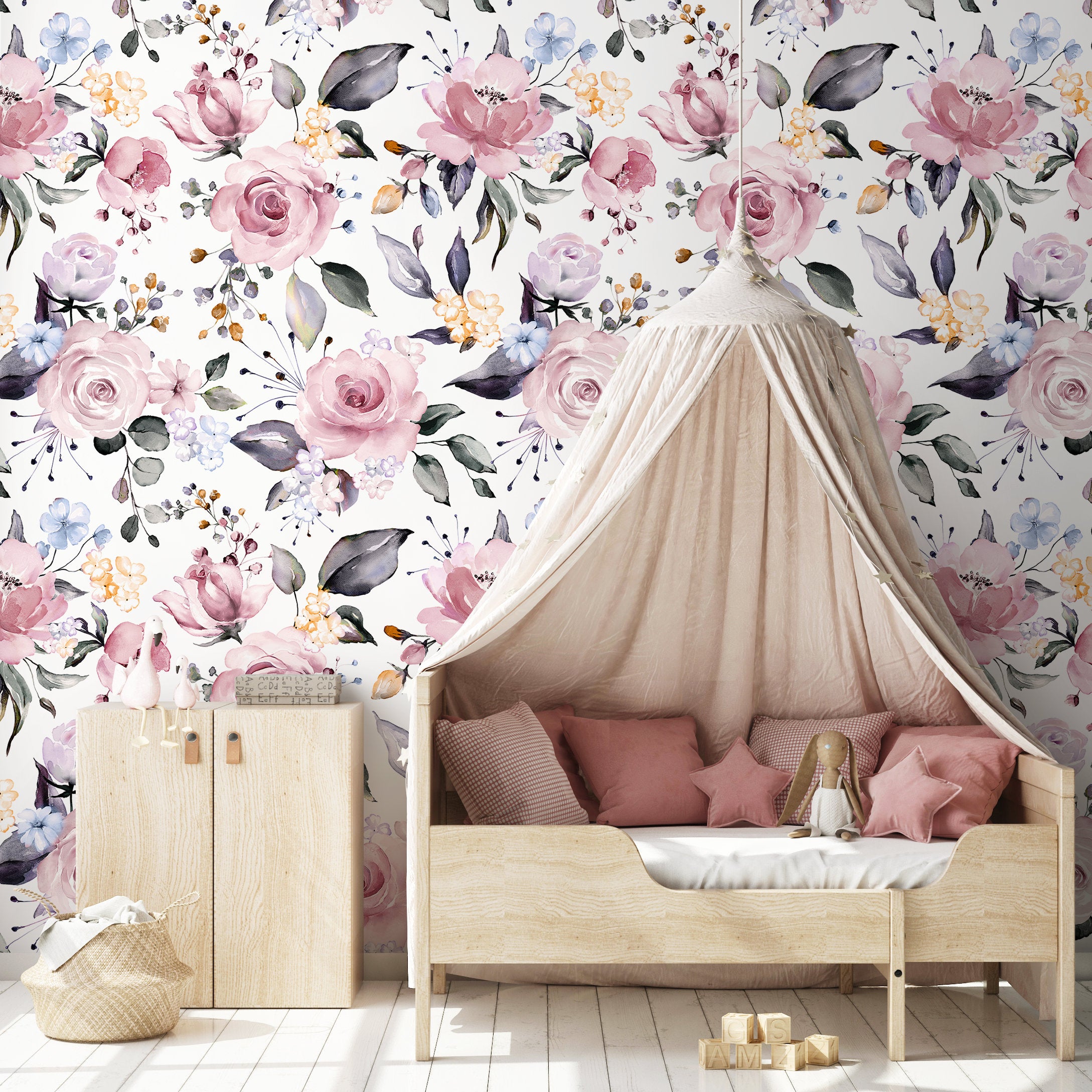 Floral Wallpaper Featuring A Watercolor Bouquet In Pink, Blue, And Grey - A317