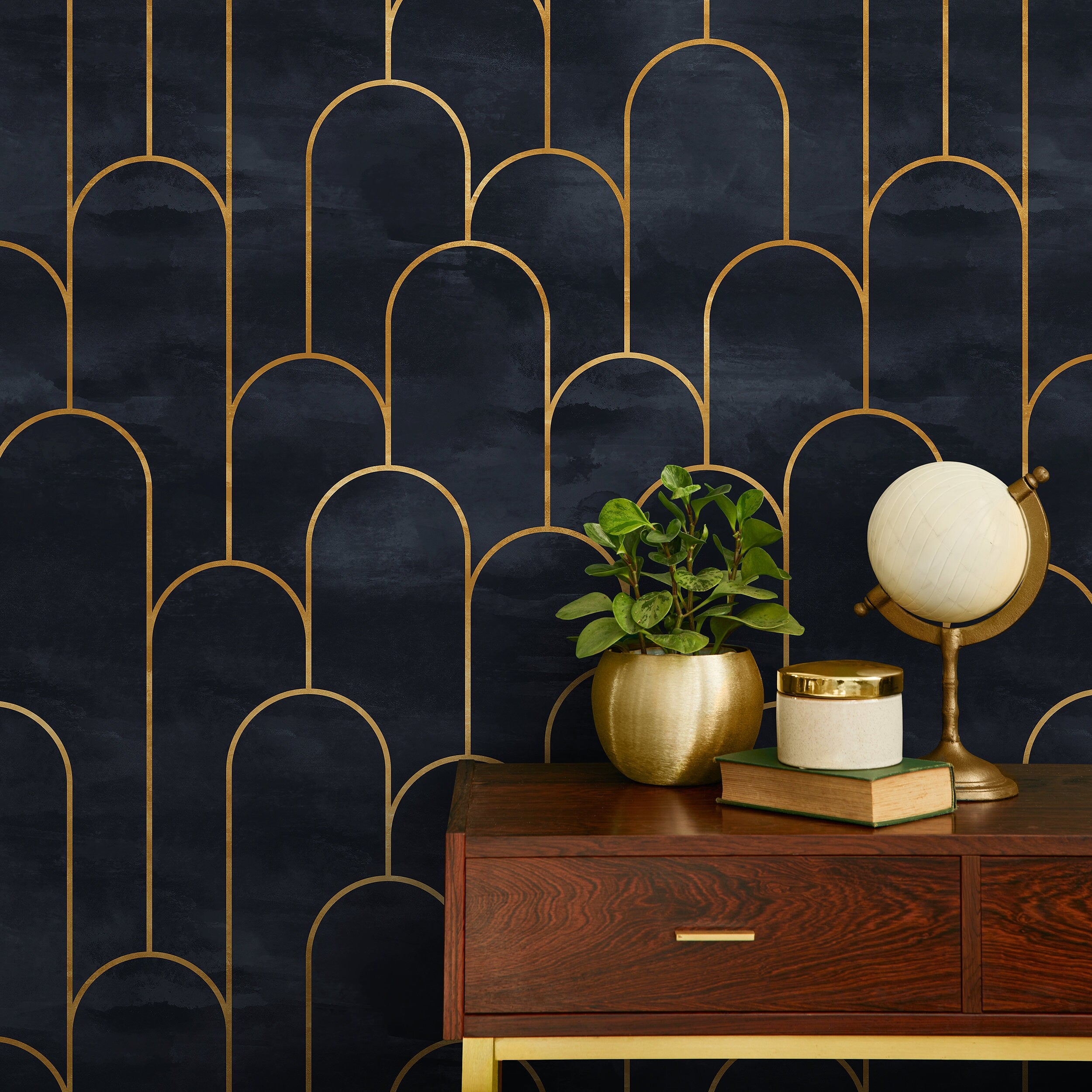 Art Deco Wallpaper With A Geometric Arch Pattern In Navy Blue And Gold - A476
