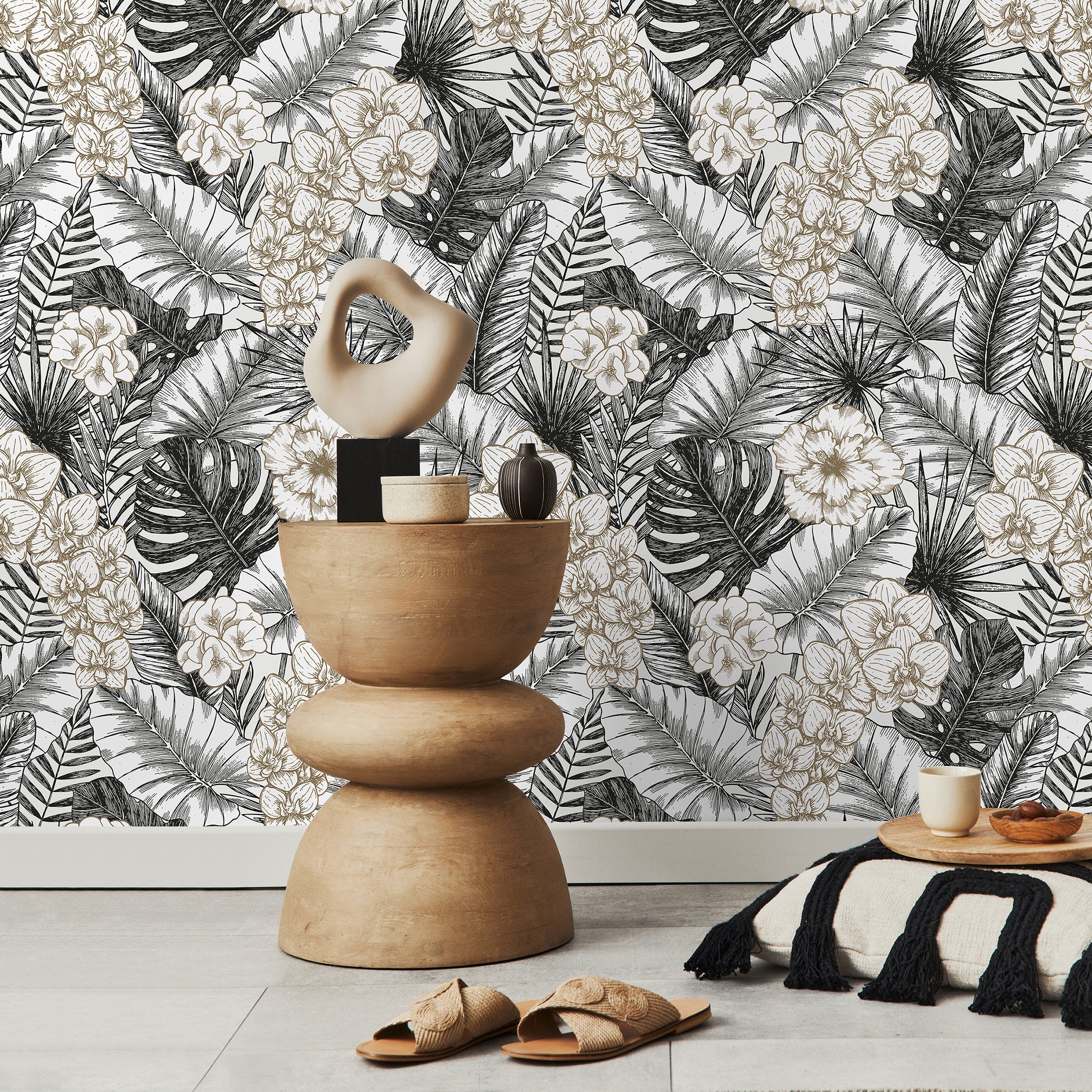 Tropical Wallpaper With Engraved Leaves And Flowers In Black And Gold - A446