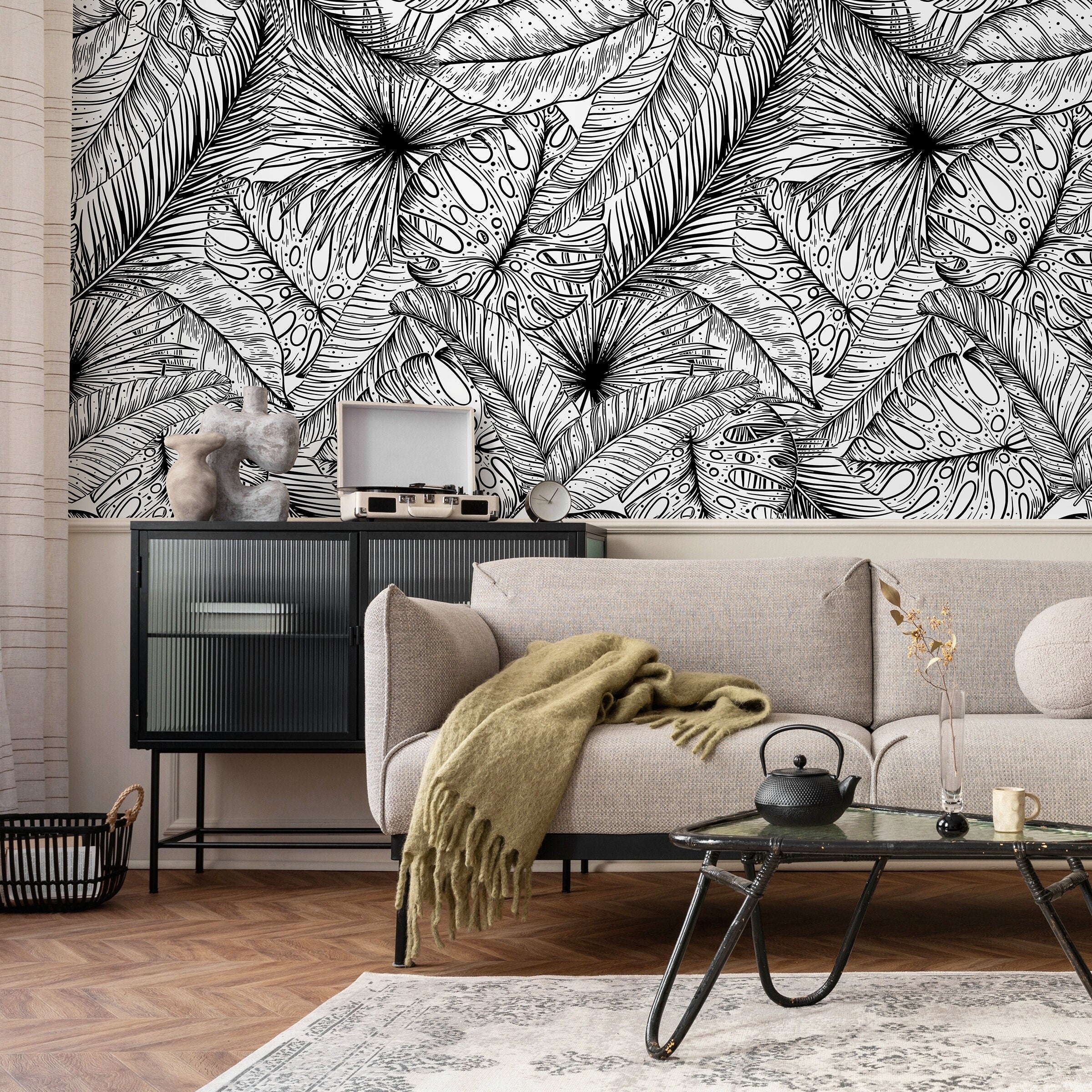 Tropical Wallpaper With An Intricate Line Art Leaf Motif In Black And White - A535