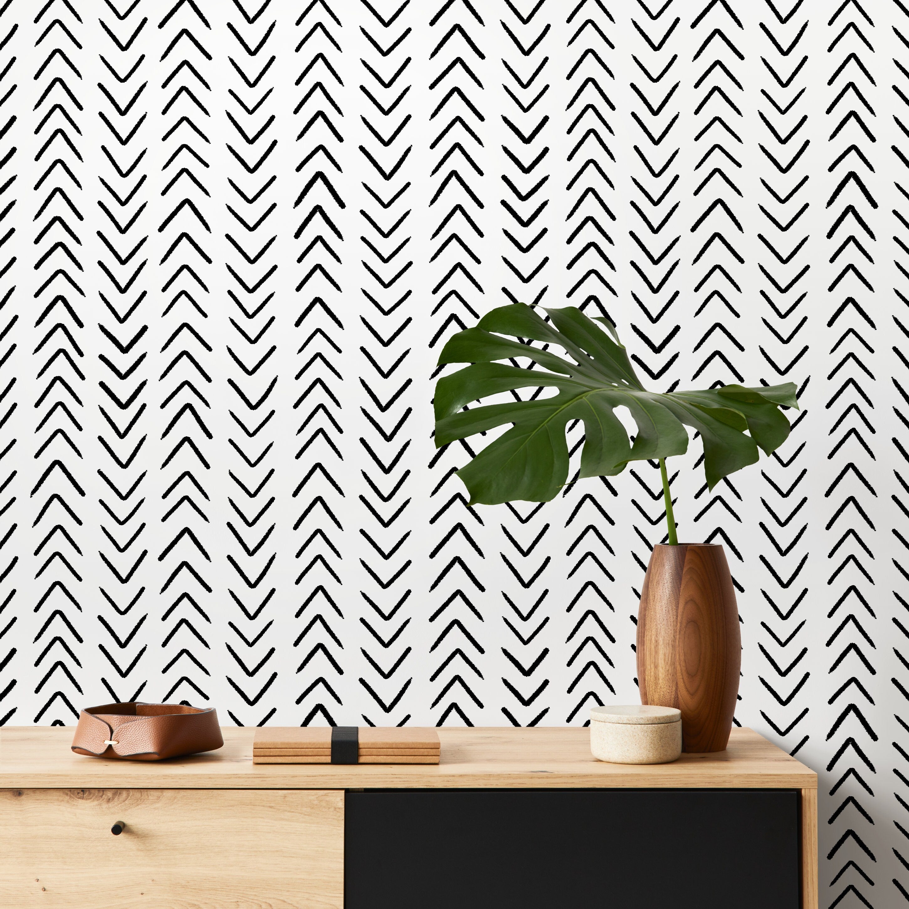 Herringbone Wallpaper With A Hand-drawn Chevron Motif In Black And White - A583