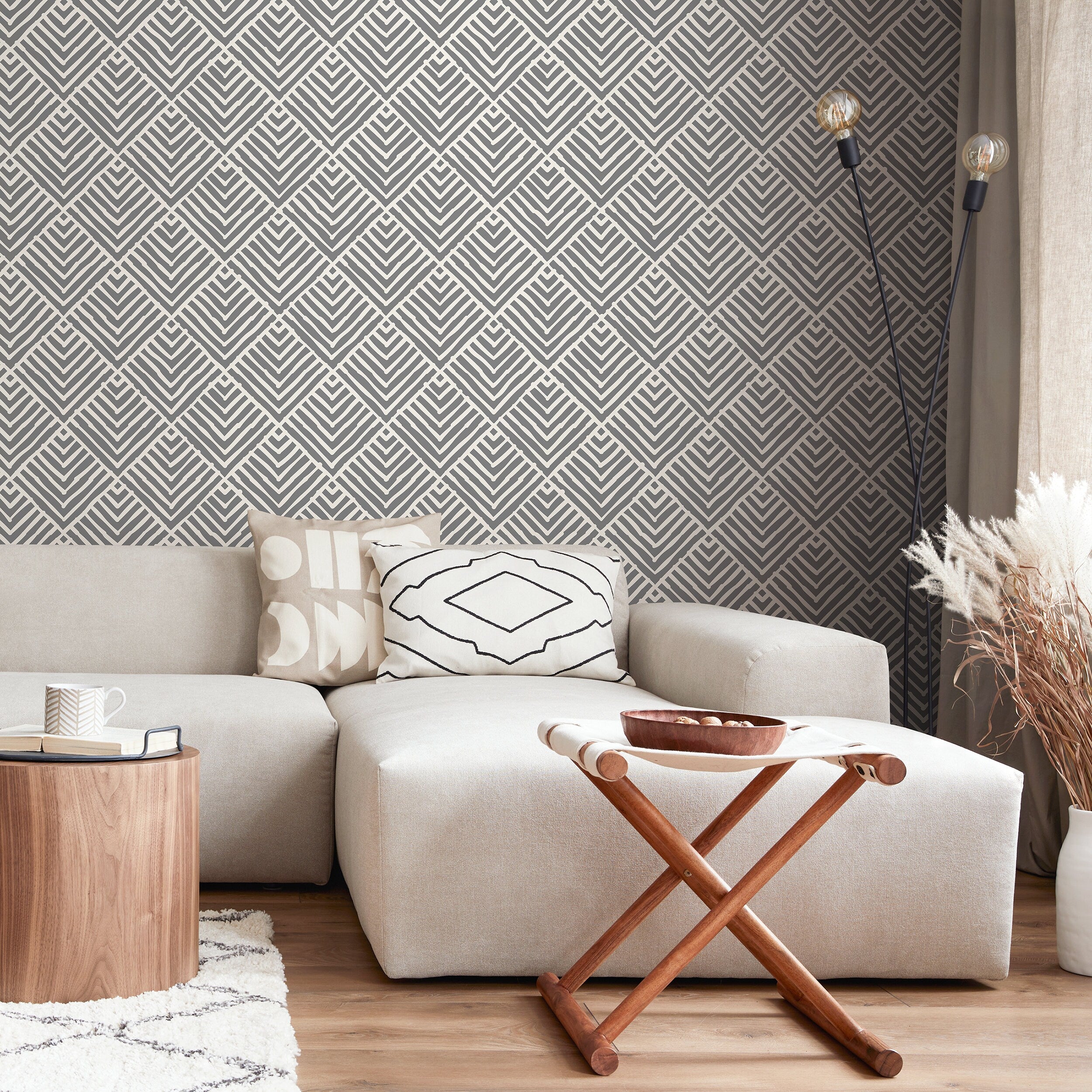 Geometric Wallpaper With A Hand-drawn Diamond Pattern In Gray And White - A465