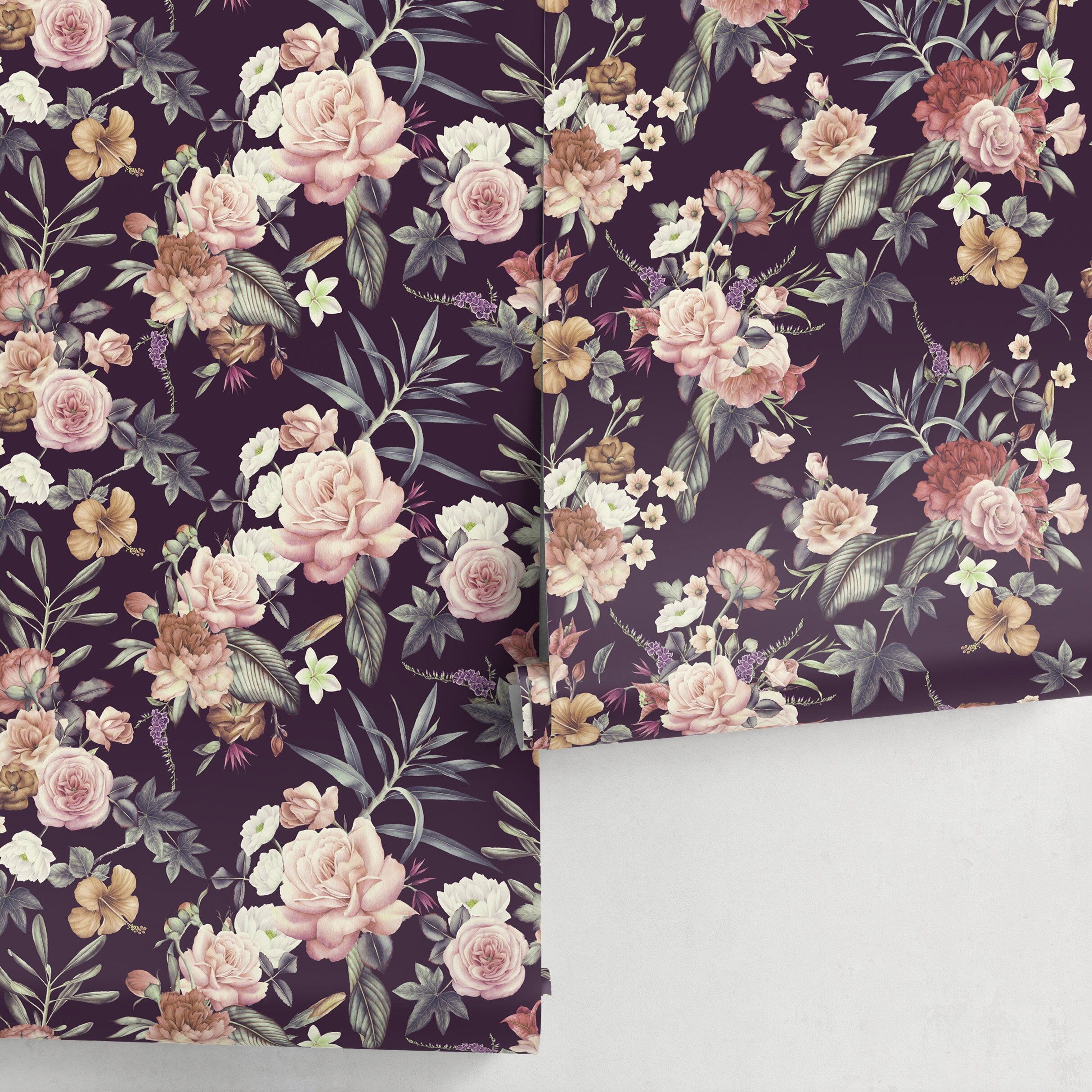 Floral Wallpaper With A Vintage Bouquet In Plum, Pink, And Cream - A037