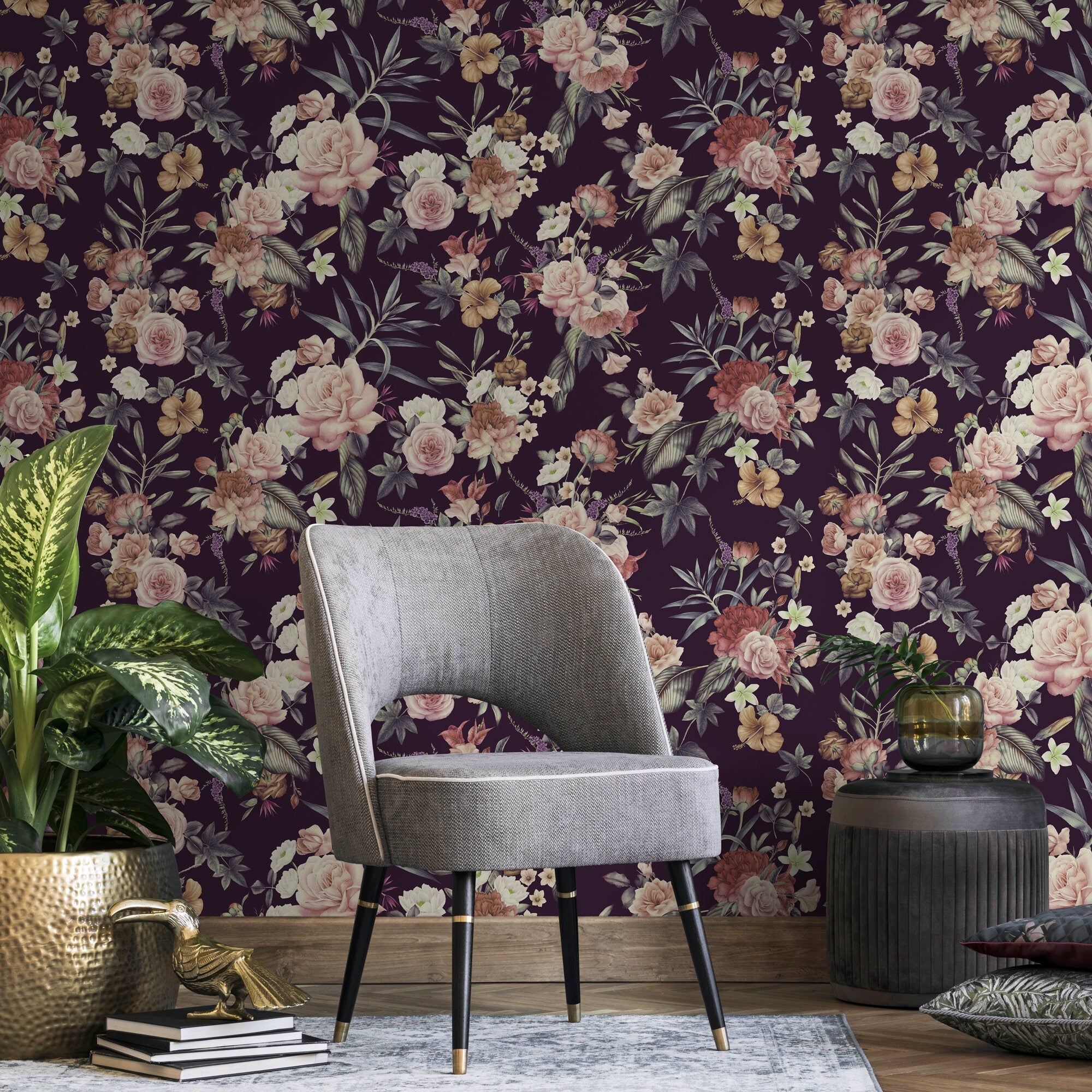 Floral Wallpaper With A Vintage Bouquet In Plum, Pink, And Cream - A037