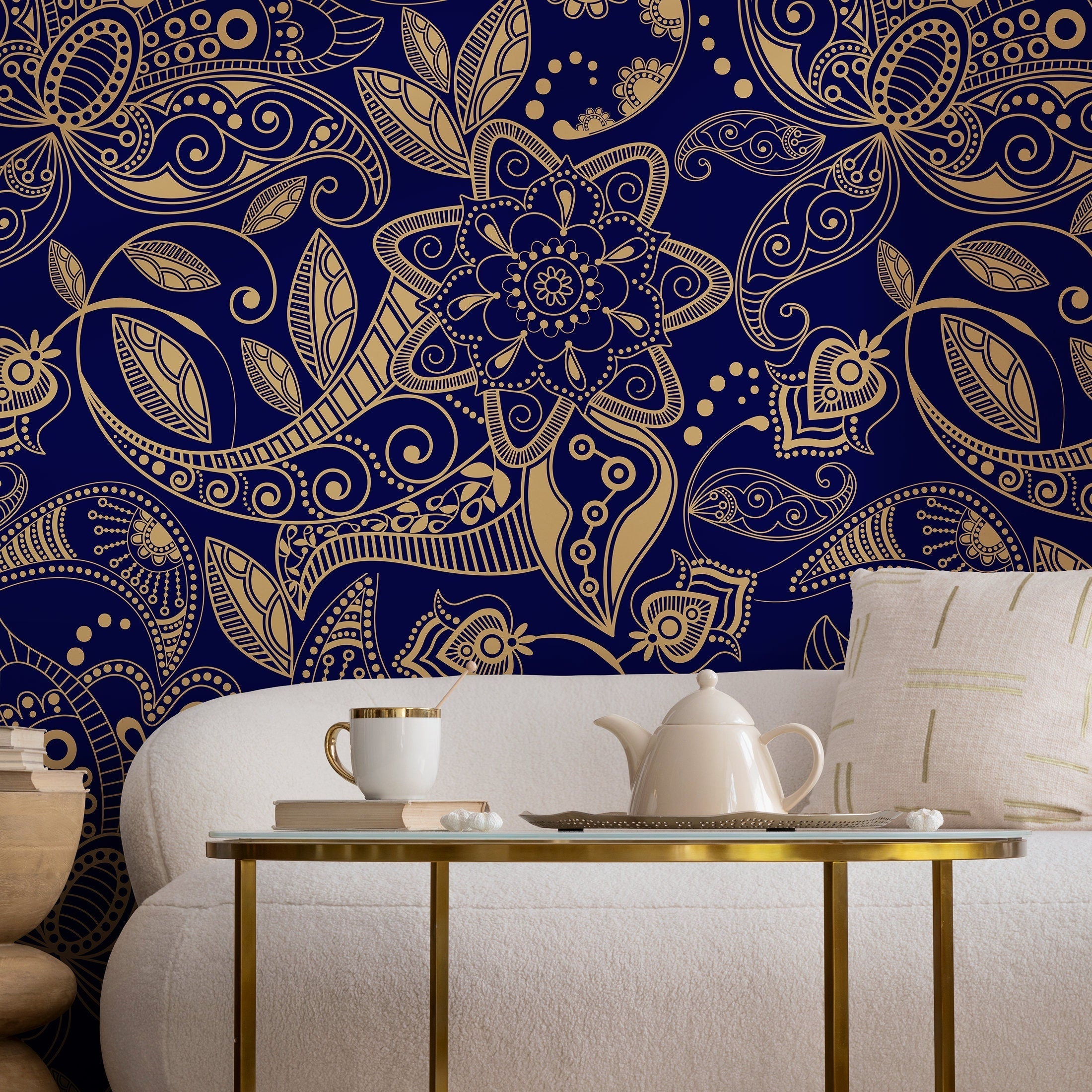 Paisley Wallpaper With An Intricate Ornamental Motif In Blue And Gold - A898