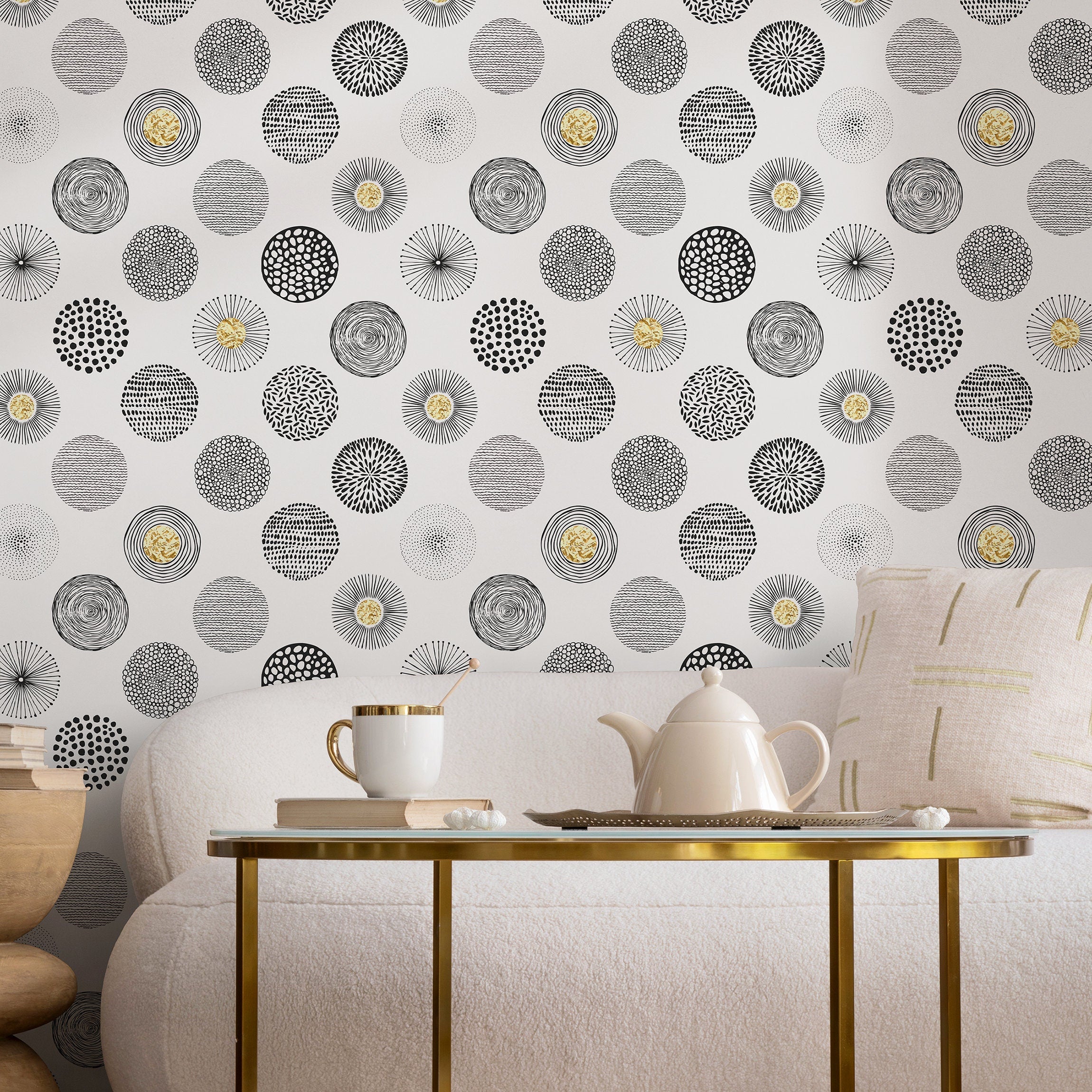 Geometric Wallpaper With Hand-drawn Circles In Black And Gold - A029