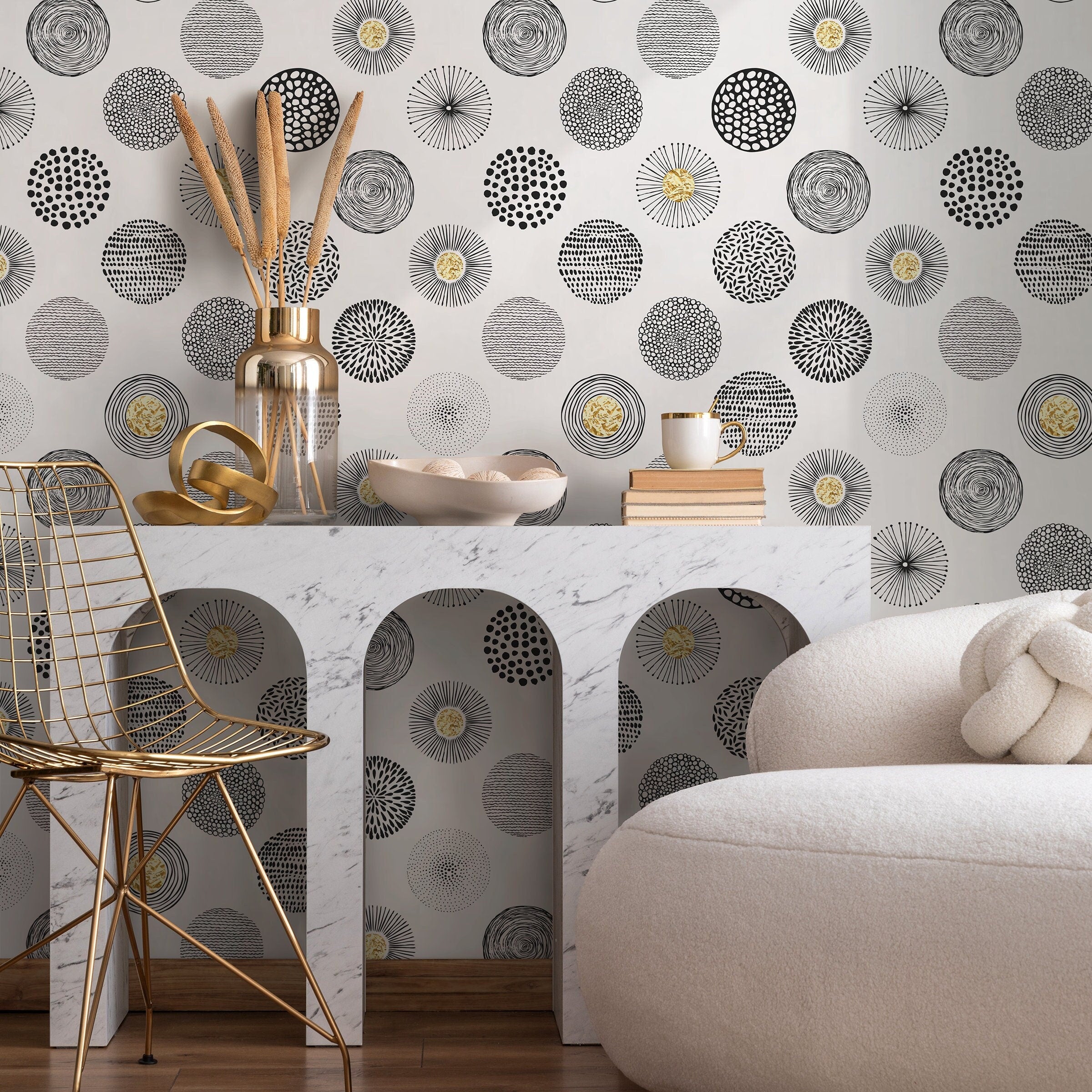 Geometric Wallpaper With Hand-drawn Circles In Black And Gold - A029