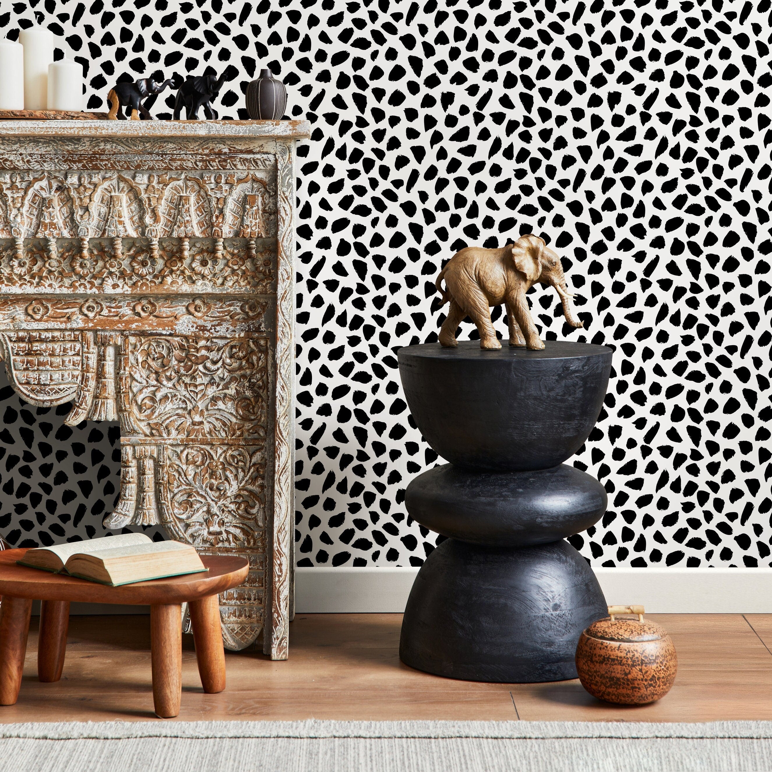 Animal Print Wallpaper With Dalmatian Inspired Spots In Black And White - A872