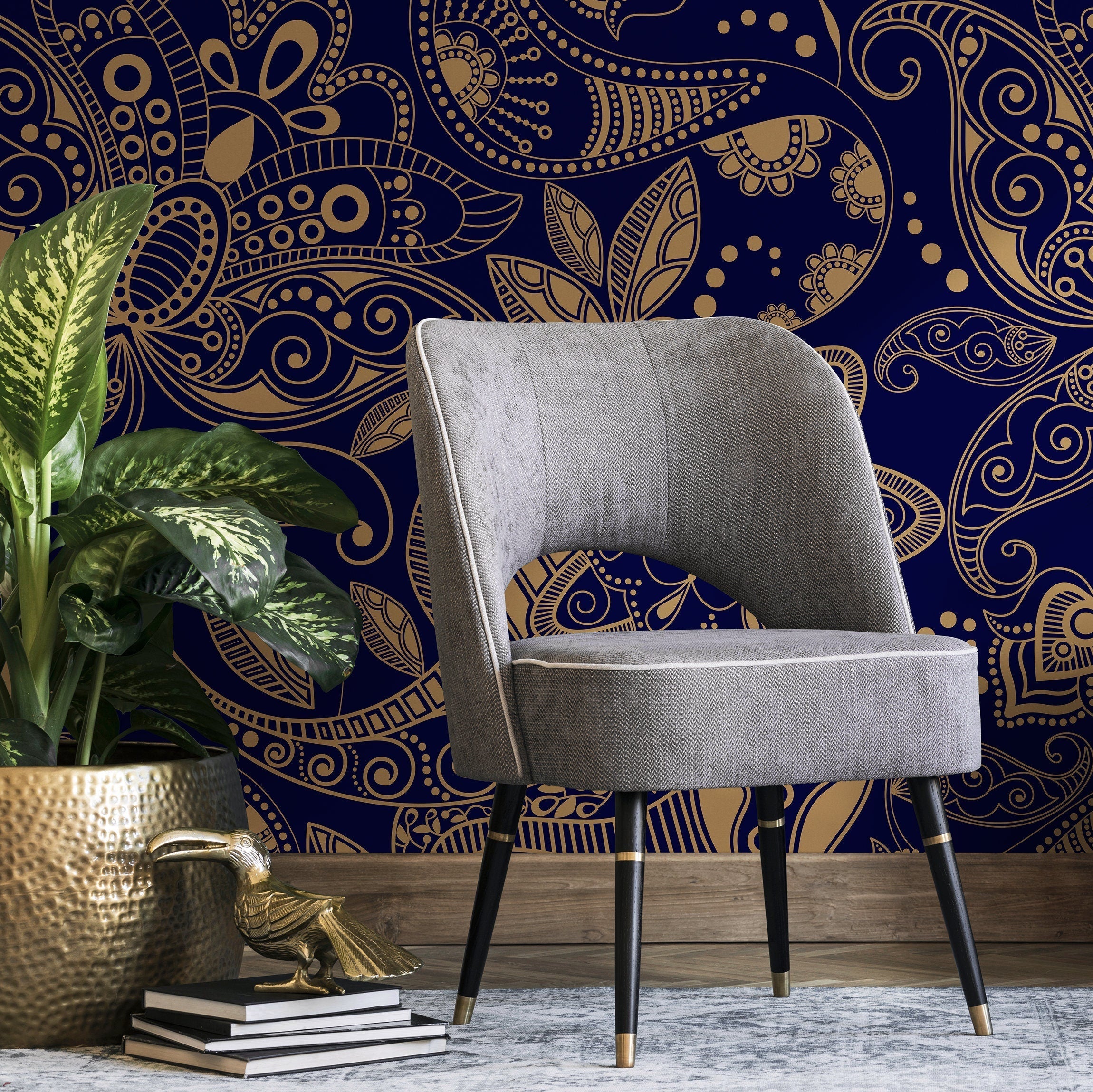 Paisley Wallpaper With An Intricate Ornamental Motif In Blue And Gold - A898