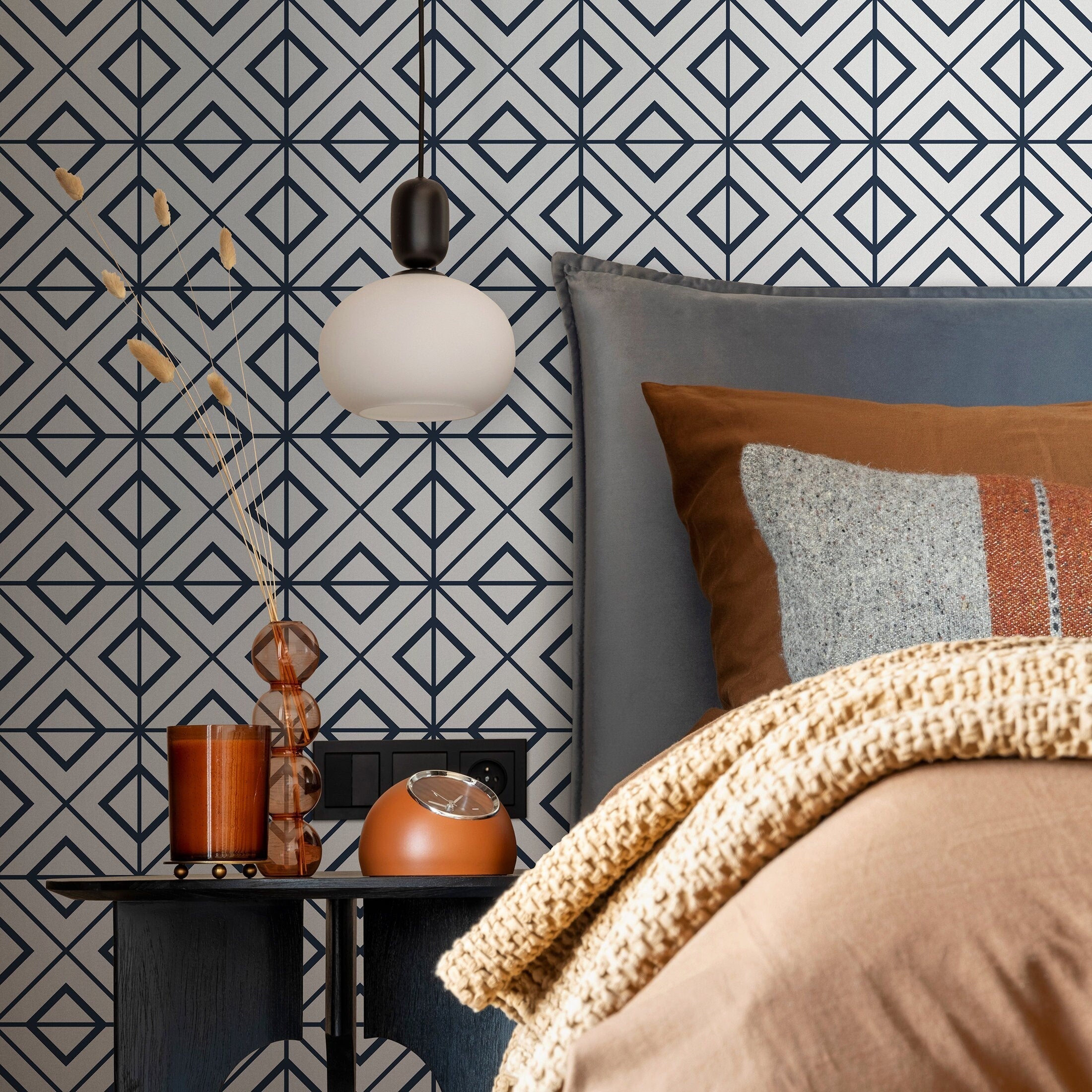 Geometric Wallpaper With An Interlocking Diamond Motif In Dark Blue And Gray - B102