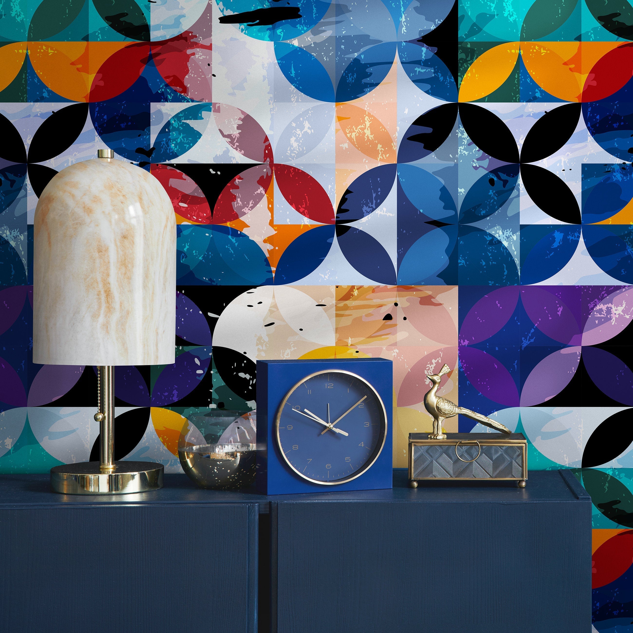 Geometric Wallpaper Featuring Overlapping Circles In Blue, Orange, And Black - B264