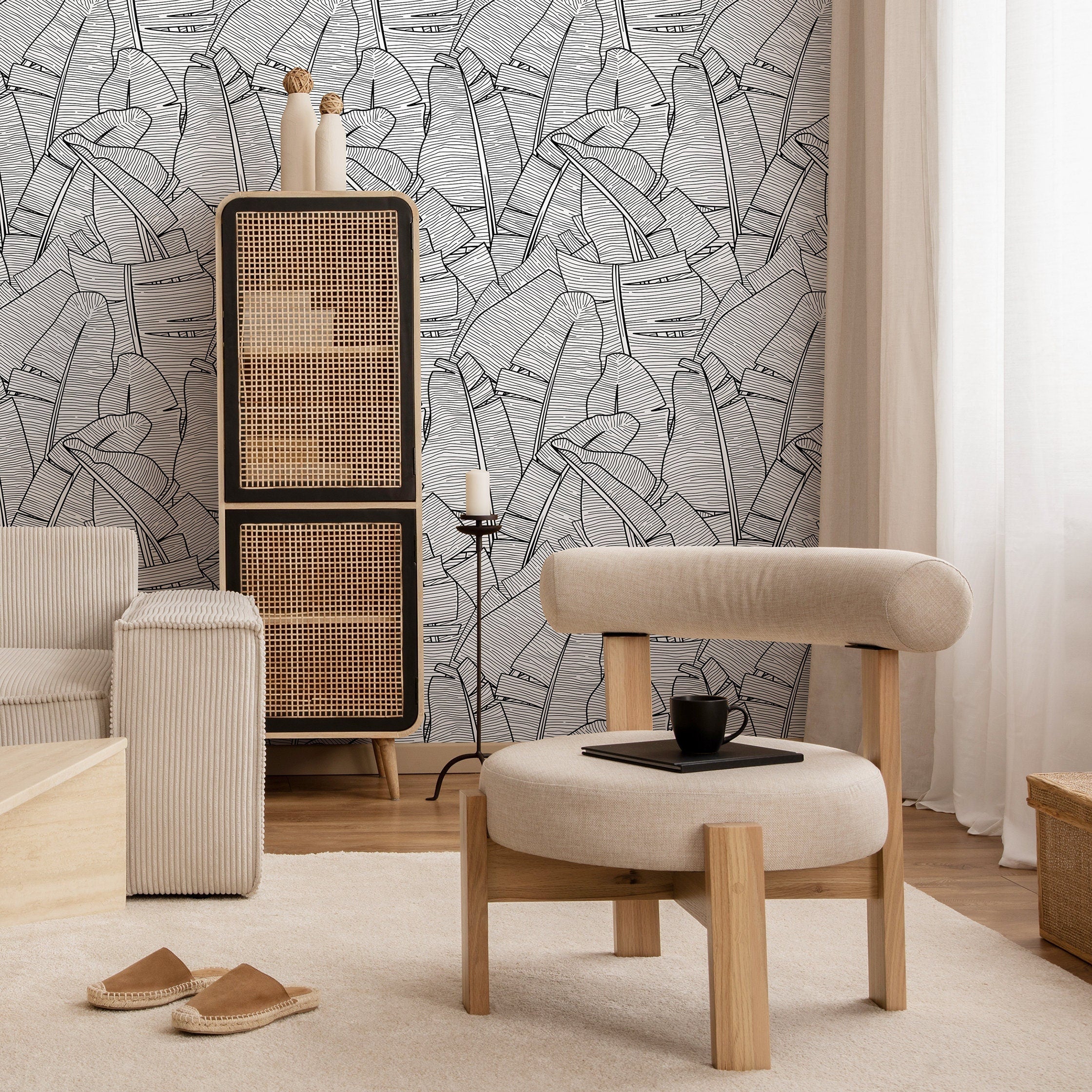 Botanical Wallpaper Featuring A Line Art Banana Leaf Motif In Black And White - A961