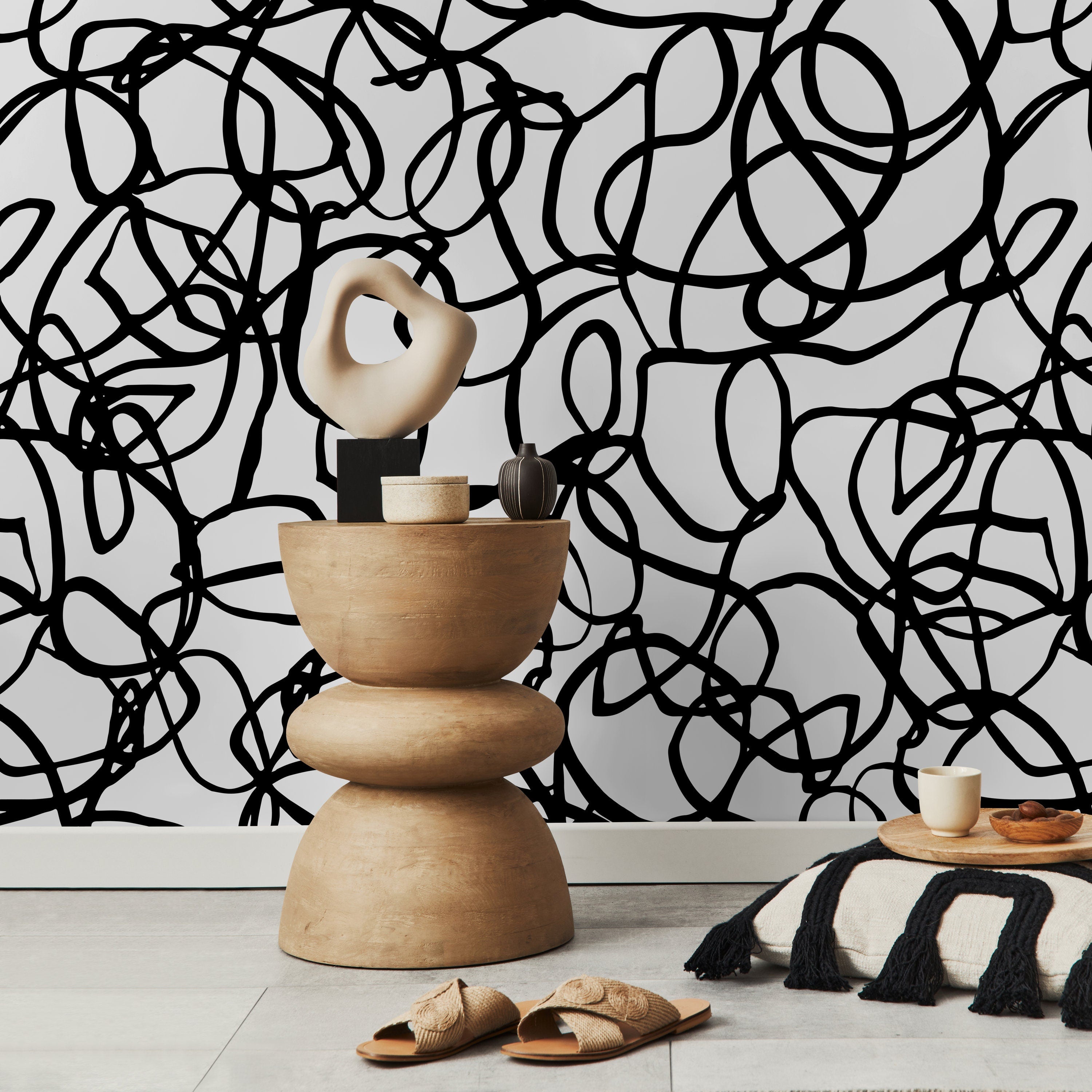 Abstract Wallpaper With Bold Scribbles And Loops In Black And White - X081