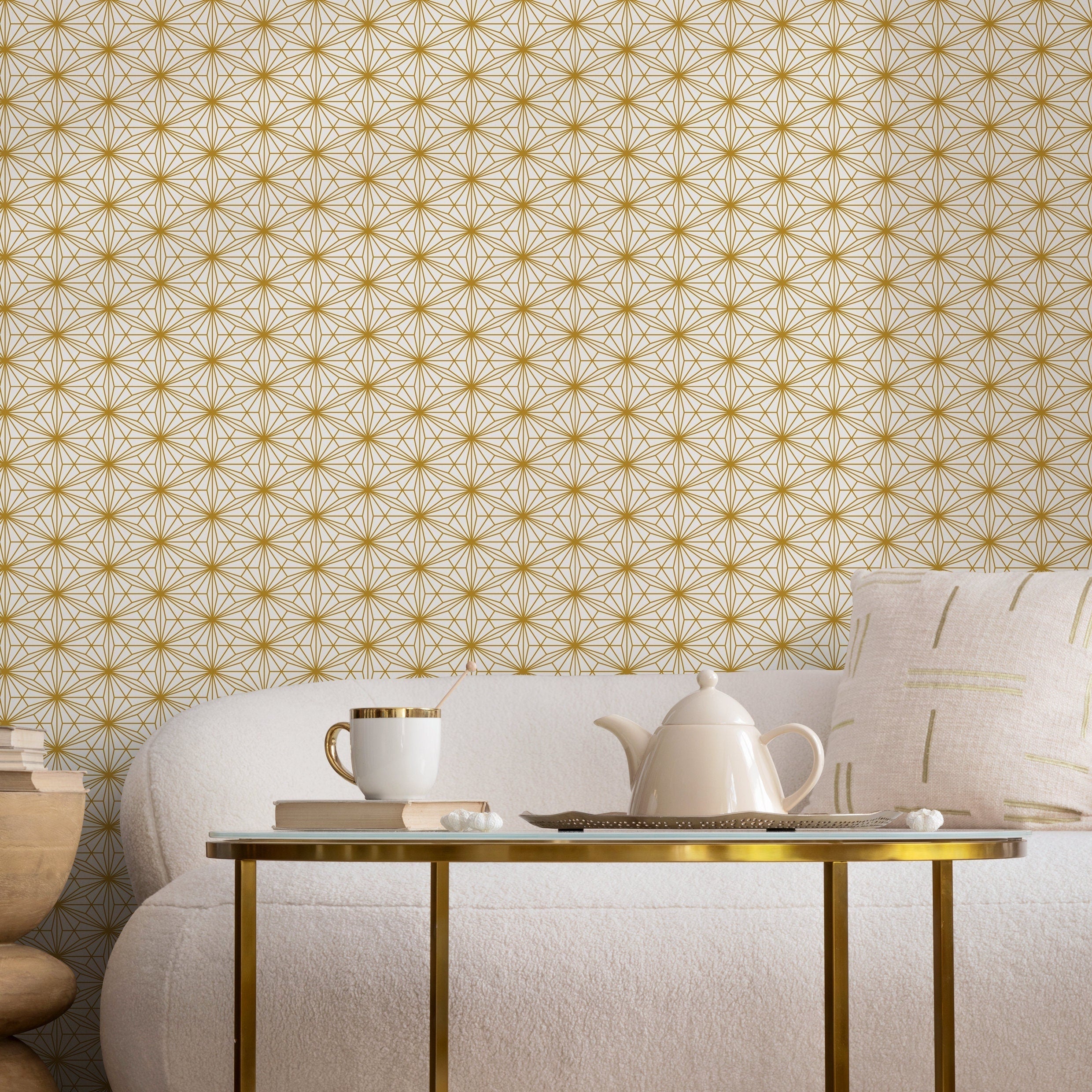 Geometric Wallpaper With A Starburst Motif In Gold And Gray - B792