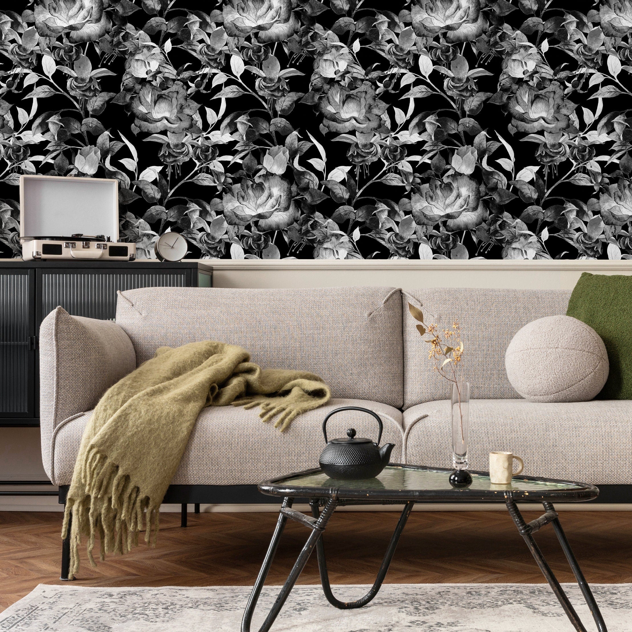 Floral Wallpaper With Grayscale Watercolor Blooms In Black And Gray - B343
