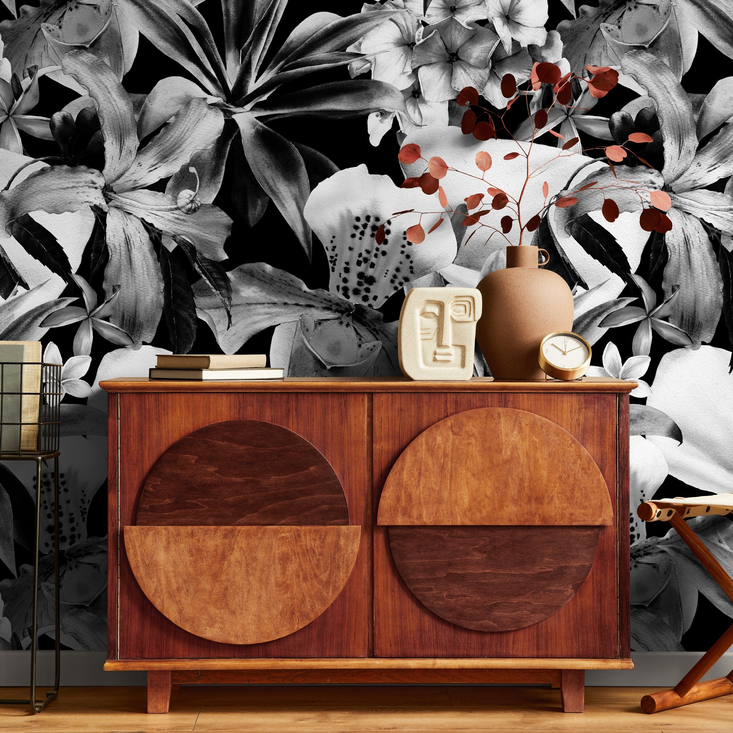 Botanical Wallpaper Featuring Tropical Flowers In Black And White - B054