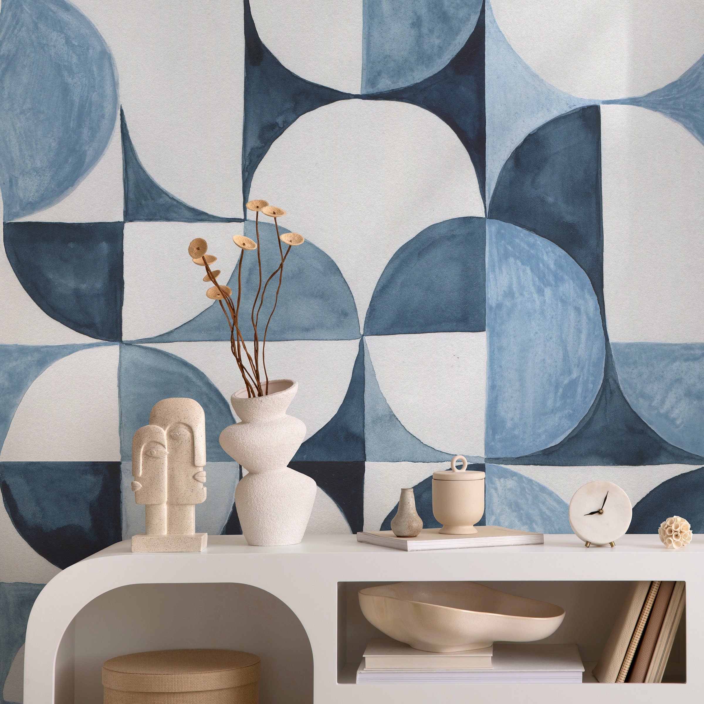 Geometric Wallpaper With A Watercolor Circle Motif In Shades Of Blue - B091