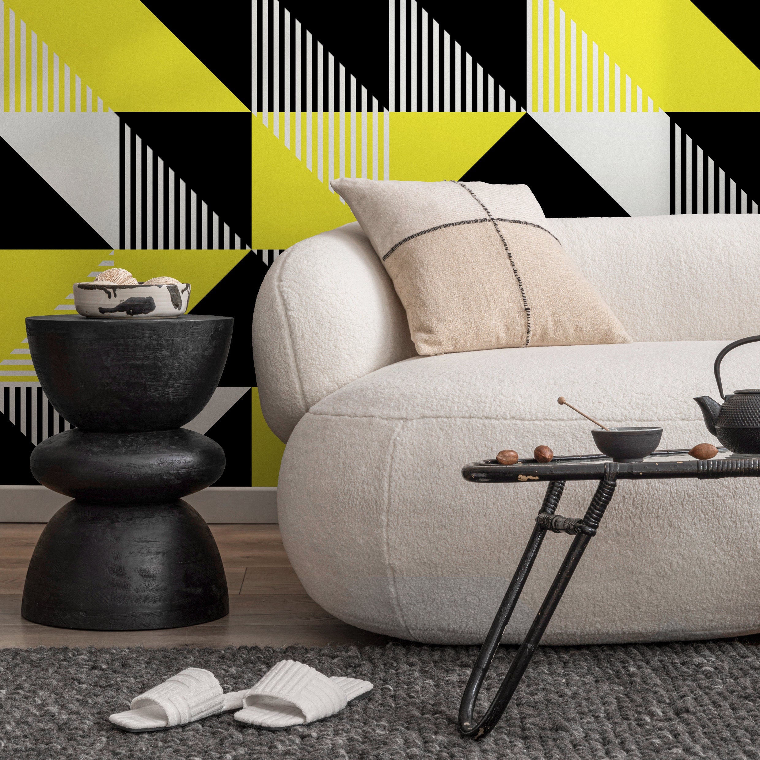 Geometric Wallpaper With A Bold Triangle And Stripe Pattern In Black, Yellow, And Gray - B076