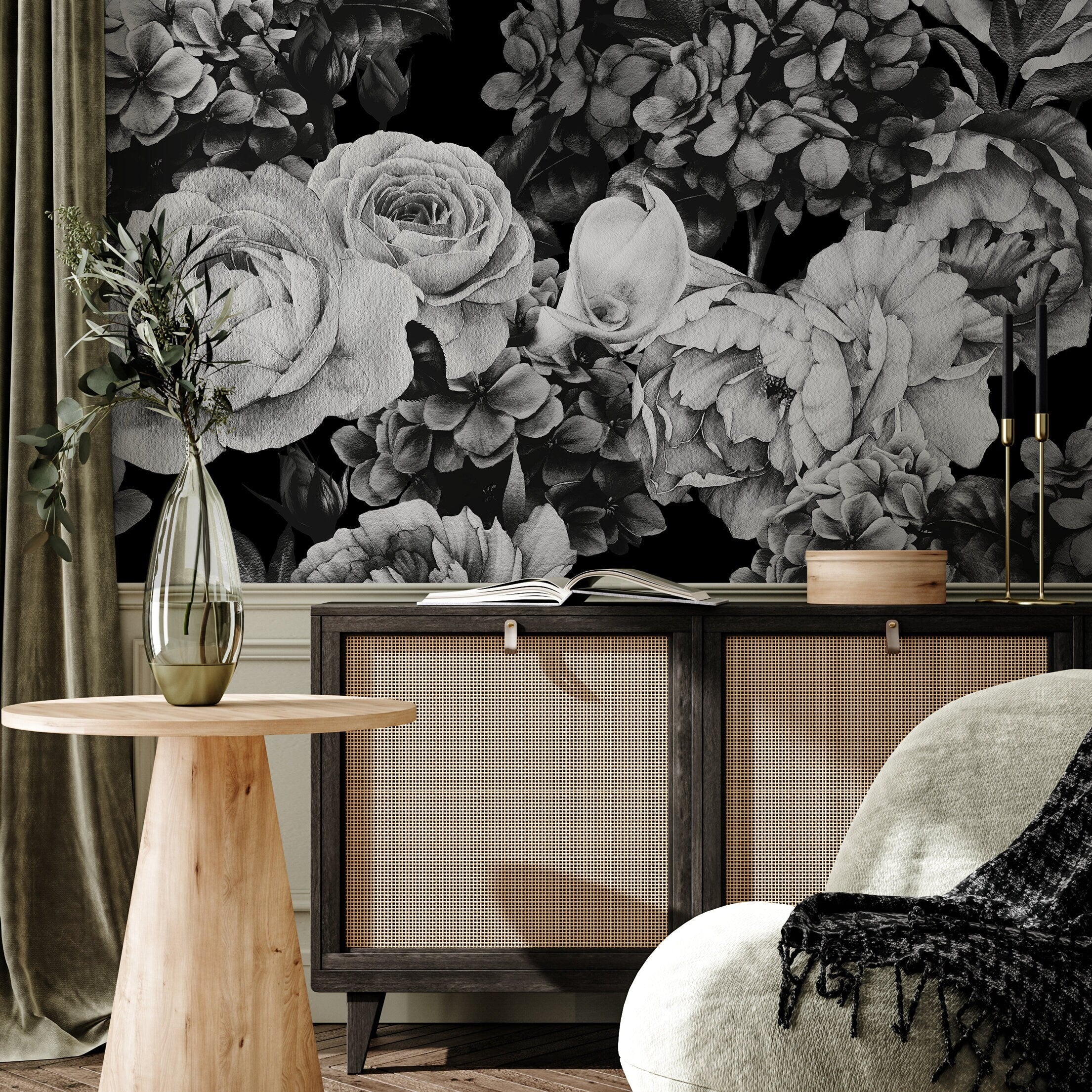 Floral Wallpaper Featuring A Vintage Rose Bouquet In Black And White - B163