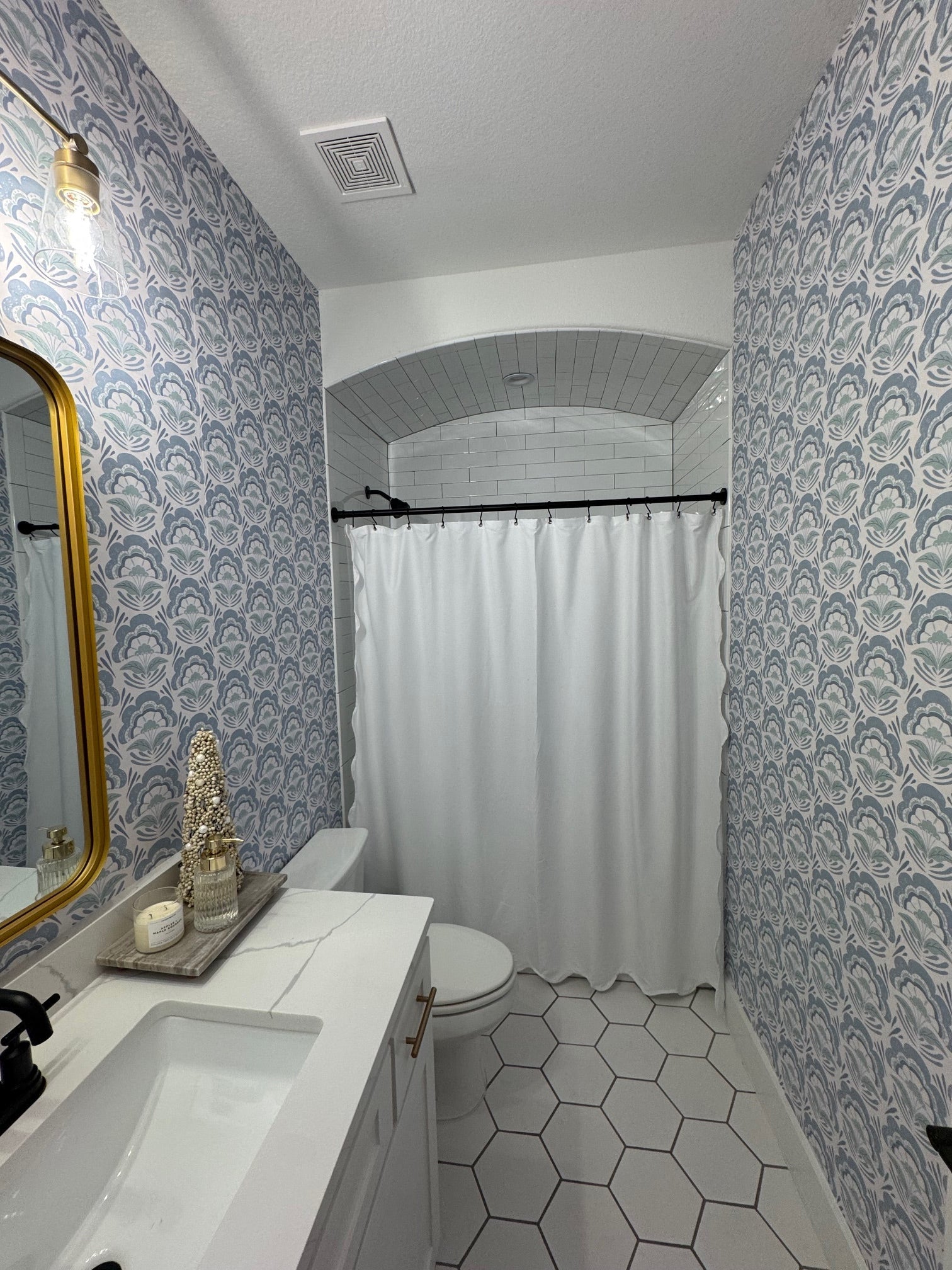 Brynn Wallpaper By Hufton Studio