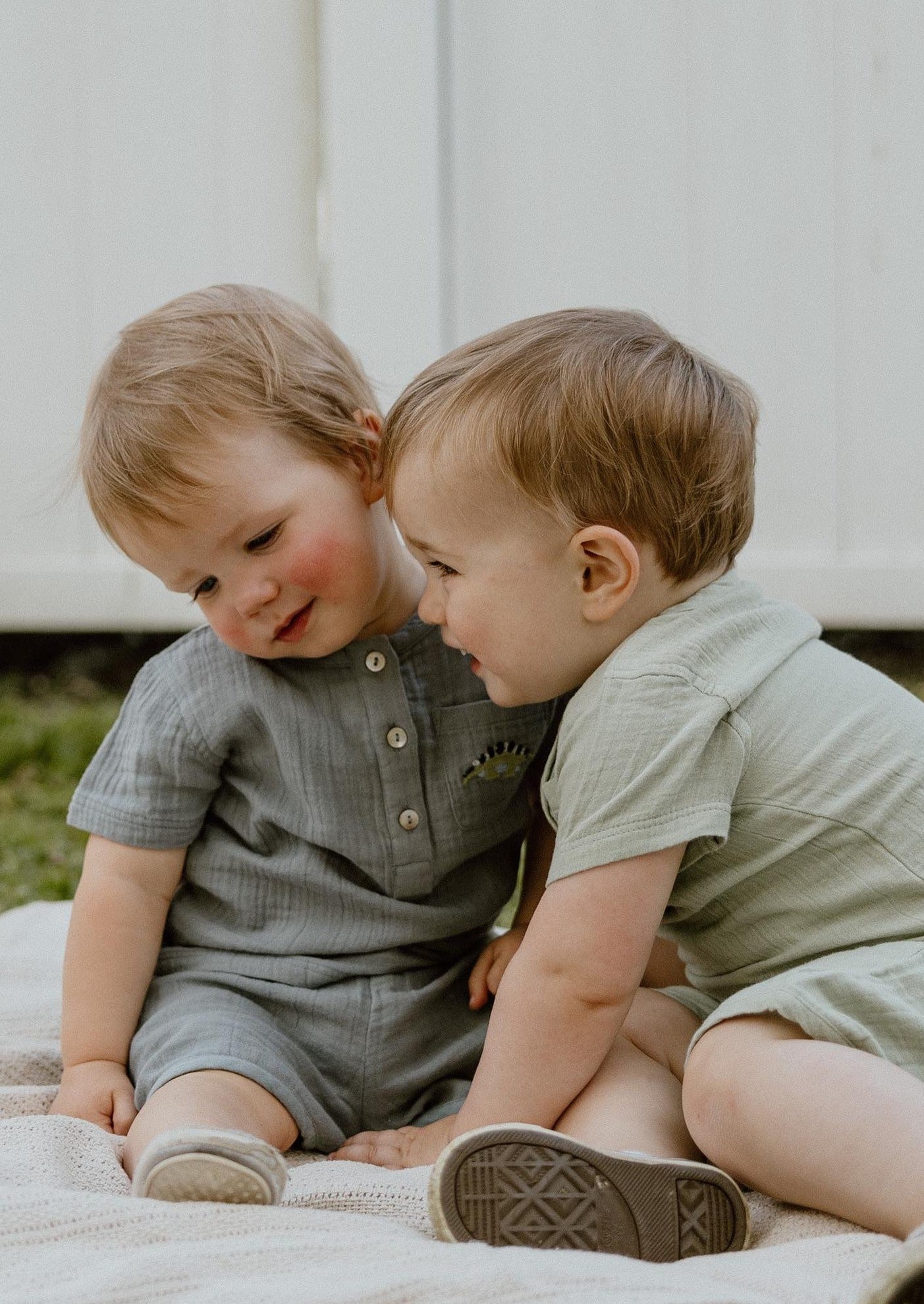 Cayden | Organic Muslin Petit Dino Set | Fog