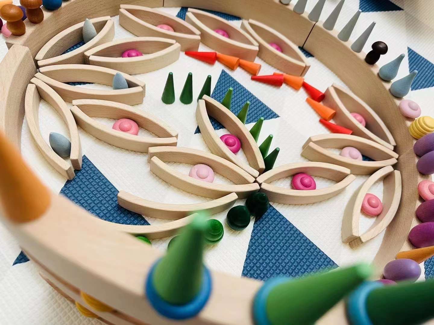 42 Pcs Combination Set With 12 Large And 30 Mini Curved Natural Wooden Building Blocks