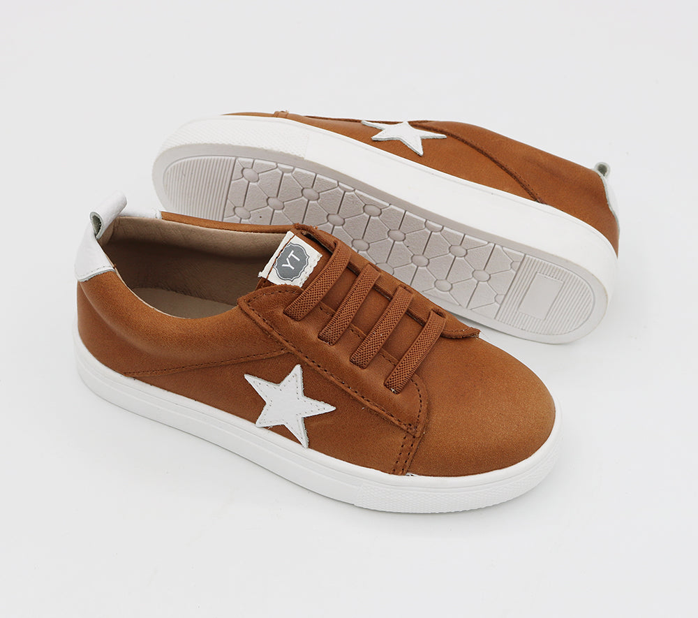 Low Top Sneakers - Weathered Brown / White Leather Star