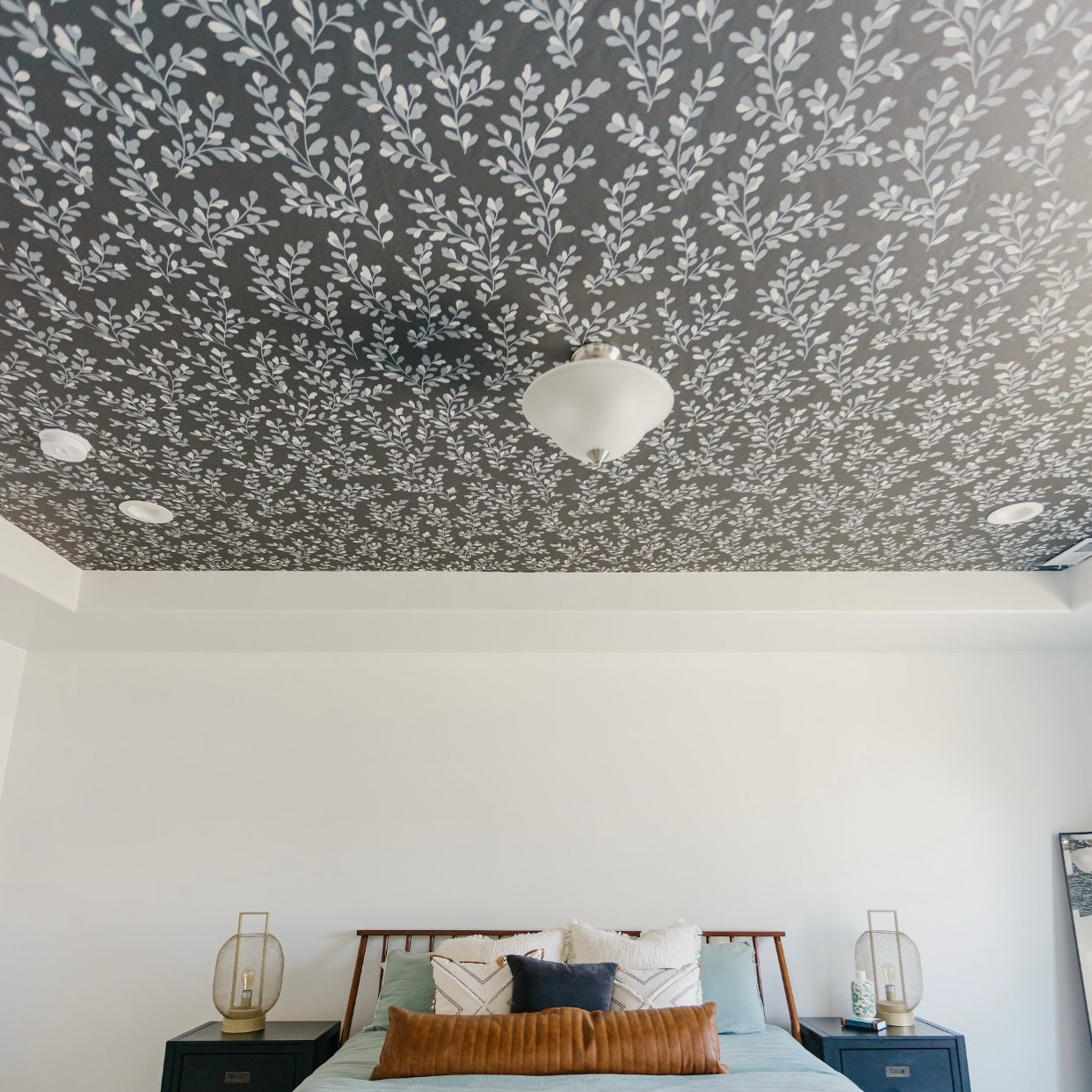 Briar Wallpaper By Mariah Rose