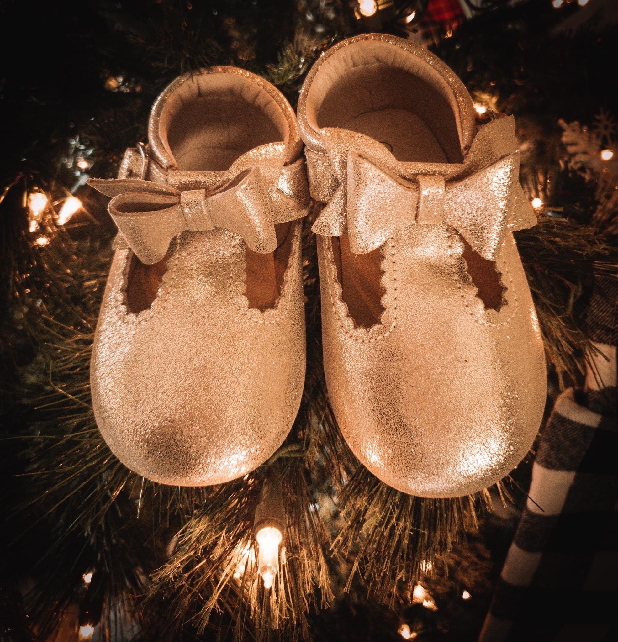 Bow T-straps - Gold Shimmer