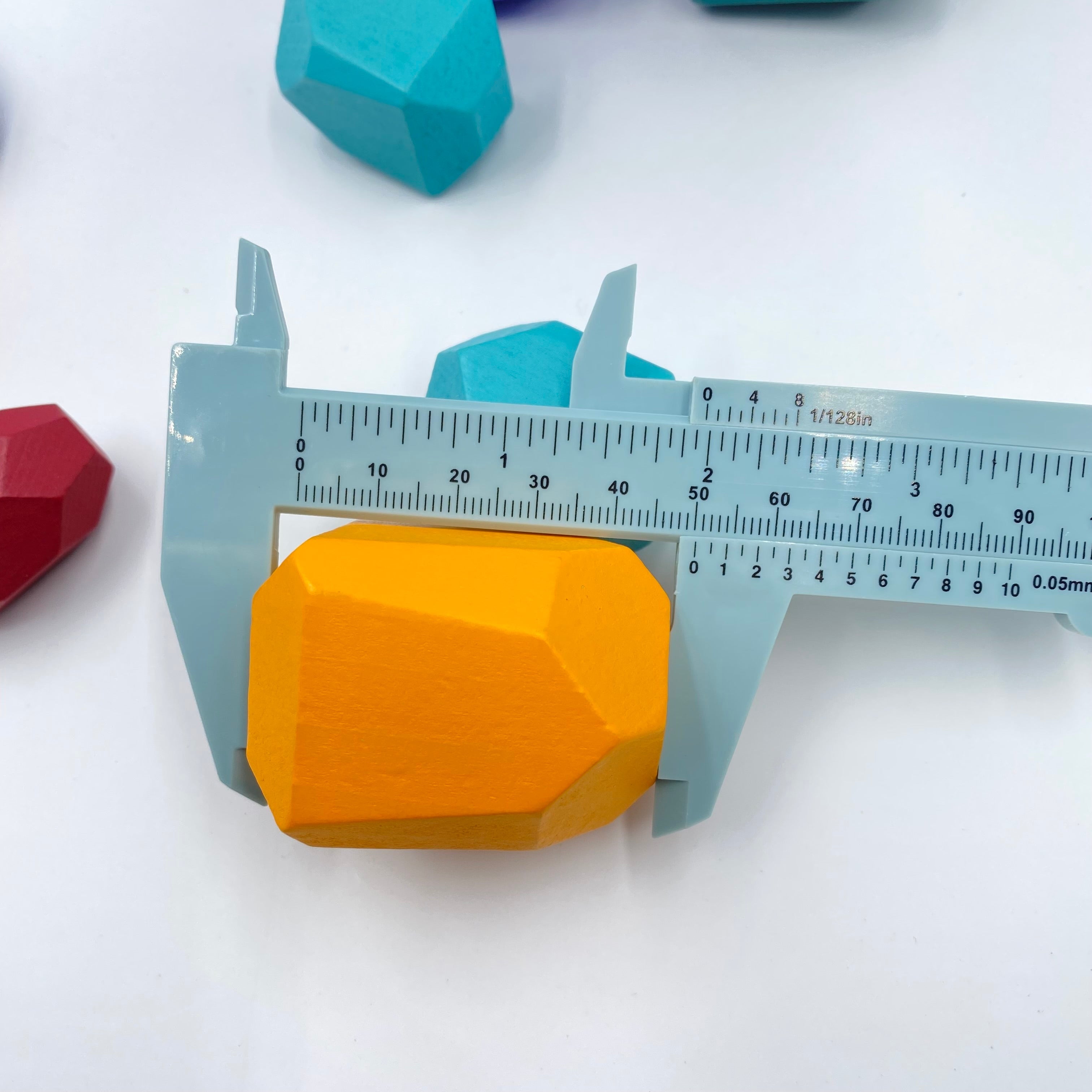 16 Pcs Wooden Stone Balancing Stacking Blocks In Primary Colors