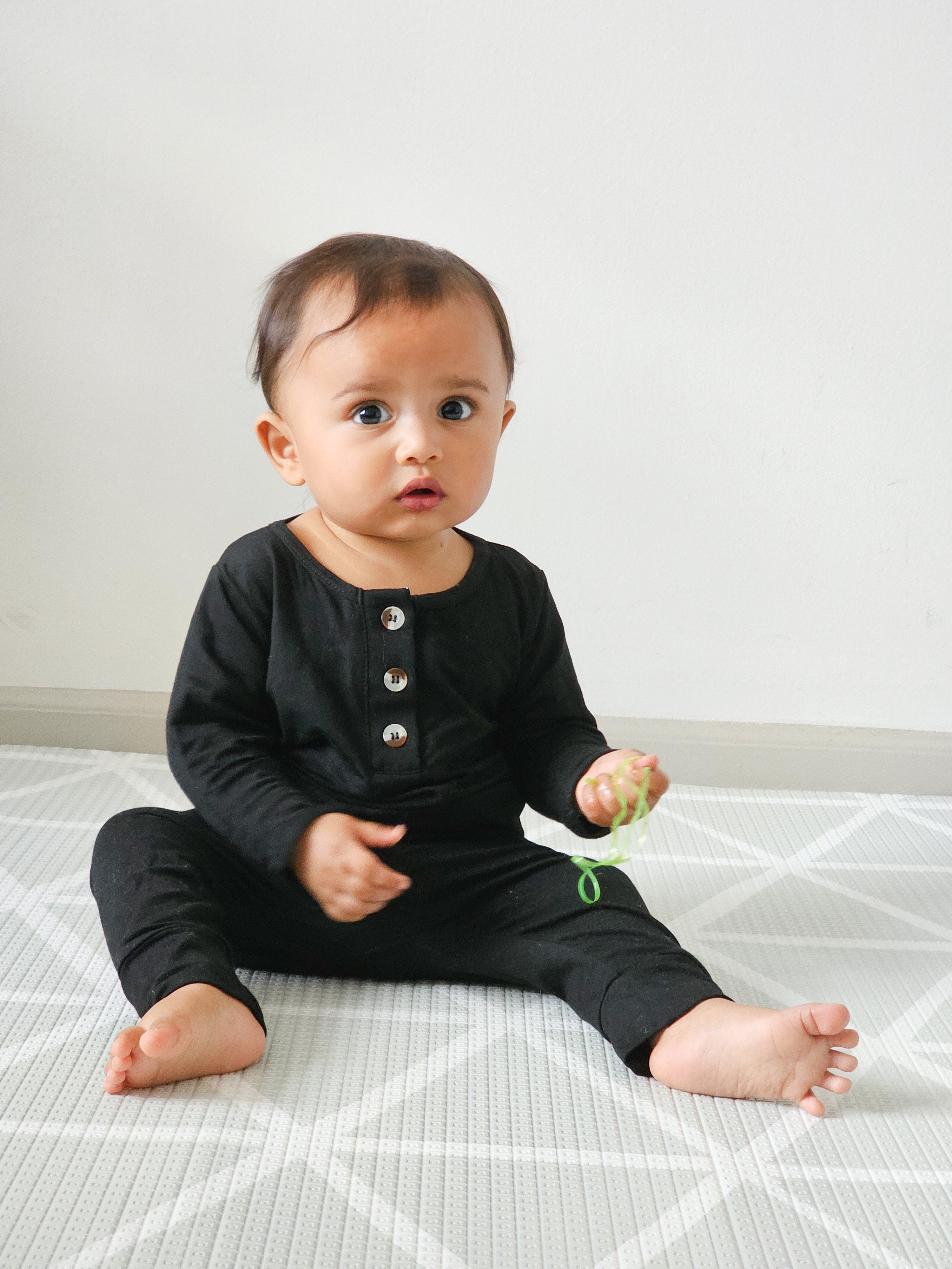 Top And Bottom Outfit And Hat Set (newborn-12 Months Sizes) Black