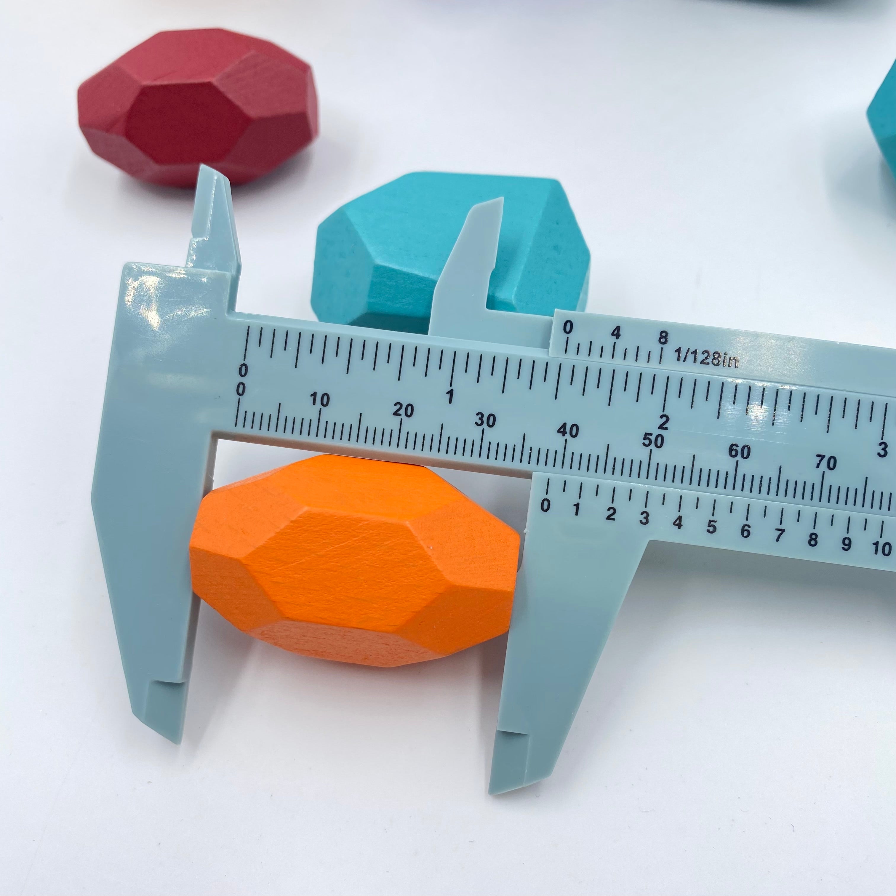 16 Pcs Wooden Stone Balancing Stacking Blocks In Primary Colors