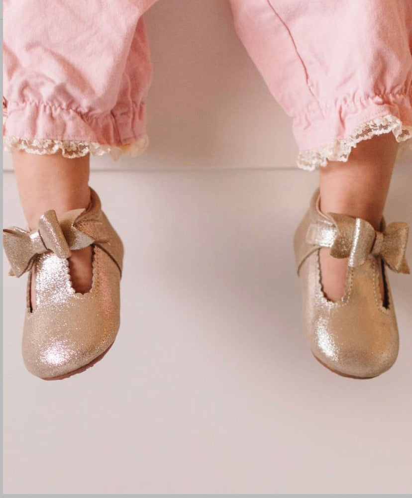 Bow T-straps - Gold Shimmer