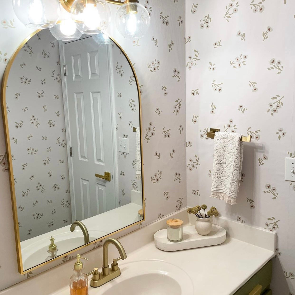 Eleanor Wallpaper By Micush