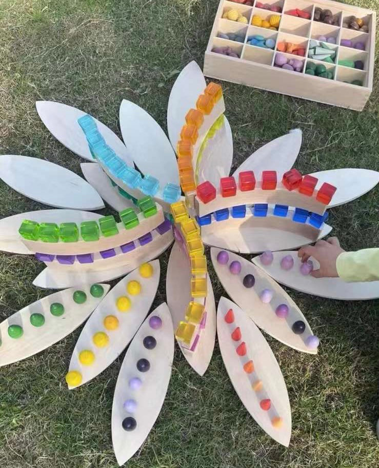 24 Pcs Natural Wooden Petal Mandala Platforms With Storage Tray