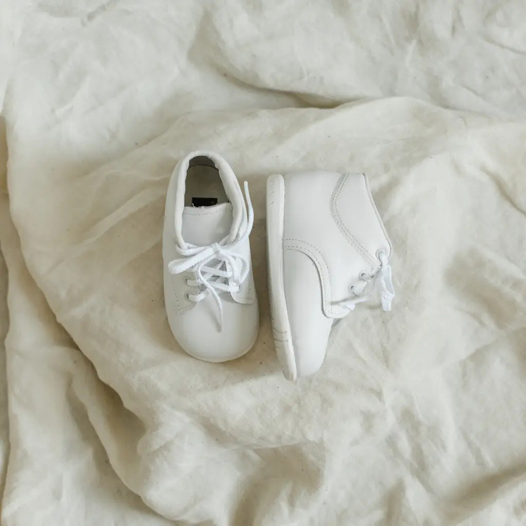James First Walker - White (white Sole)