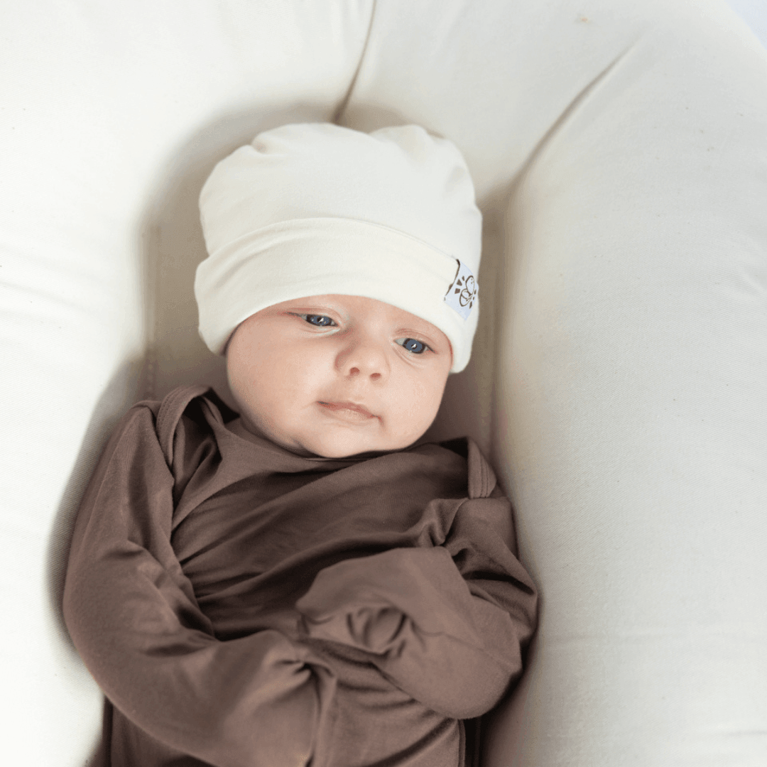 Knit Beanie In White (ribbed)