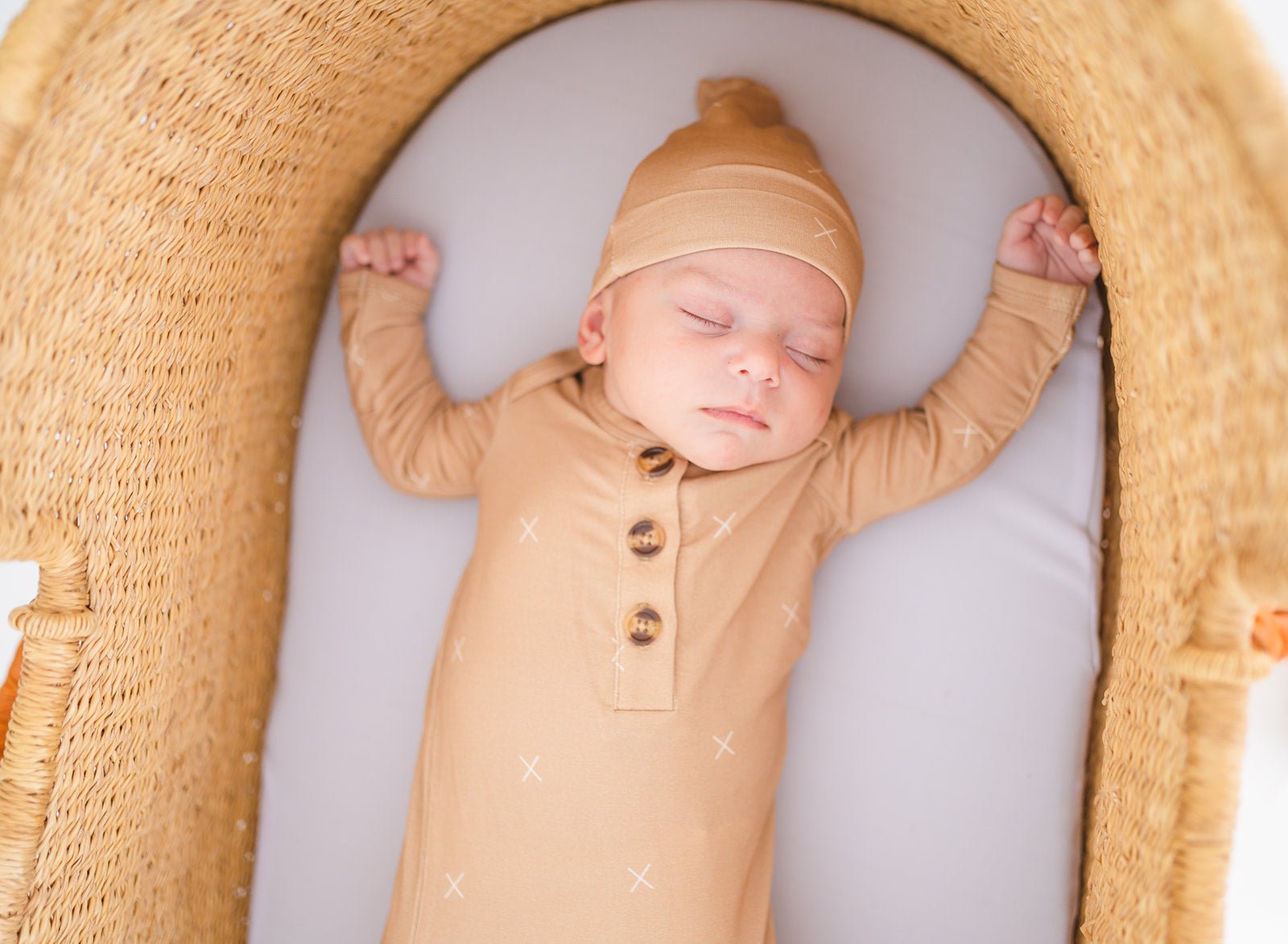 Knot Hat - Beige X’s