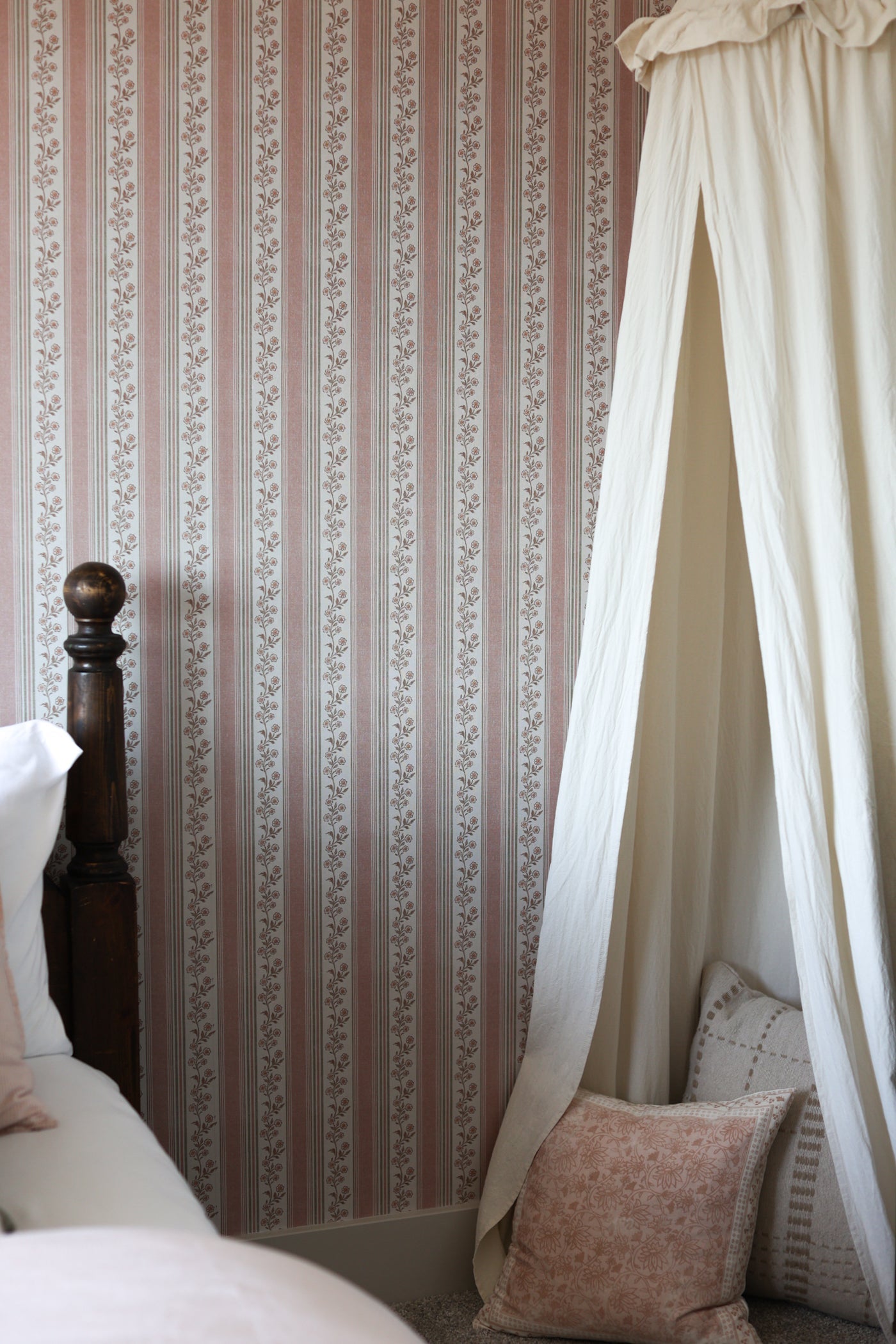 Auggie Wallpaper By Bloomery Decor