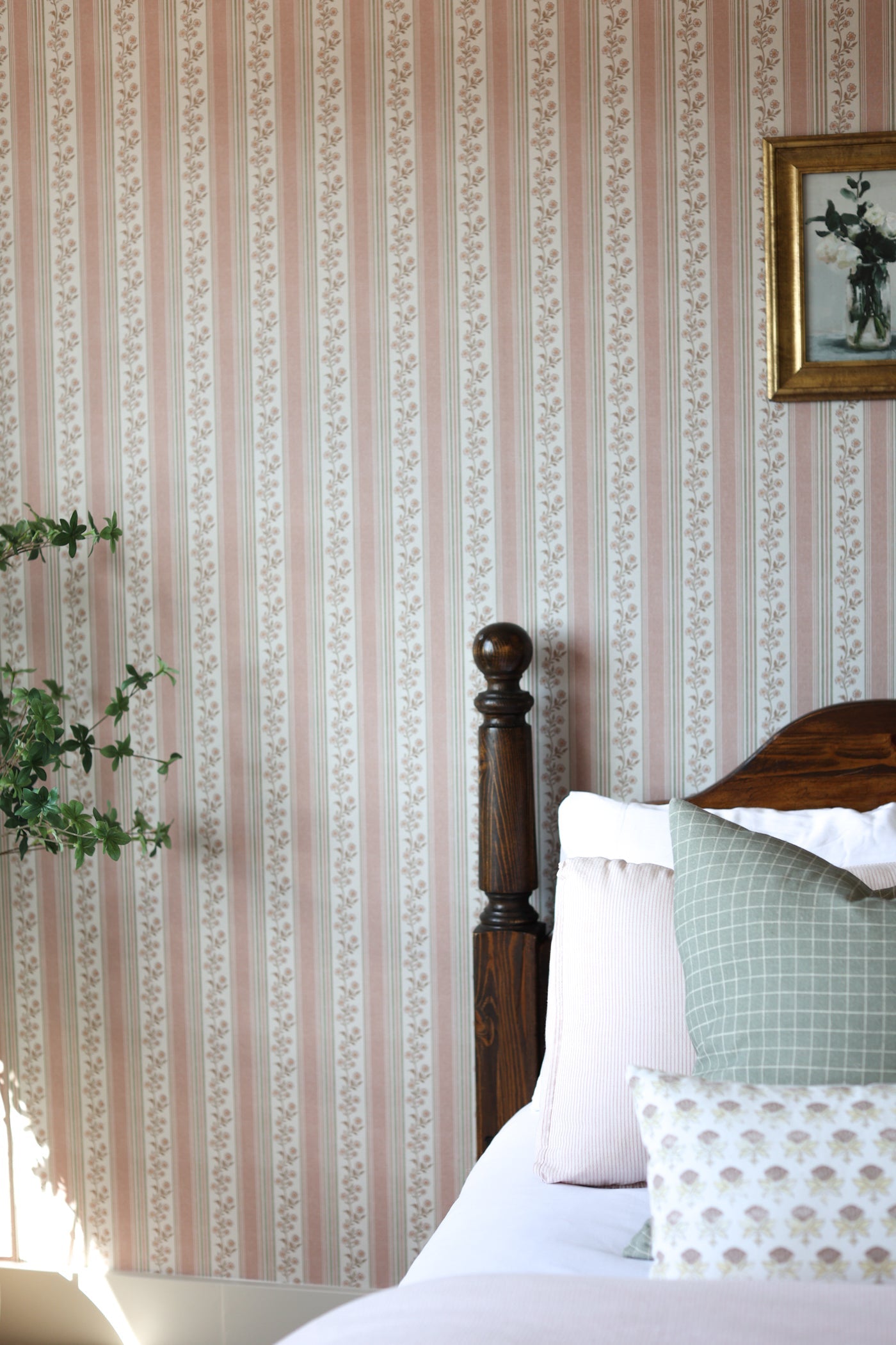 Auggie Wallpaper By Bloomery Decor