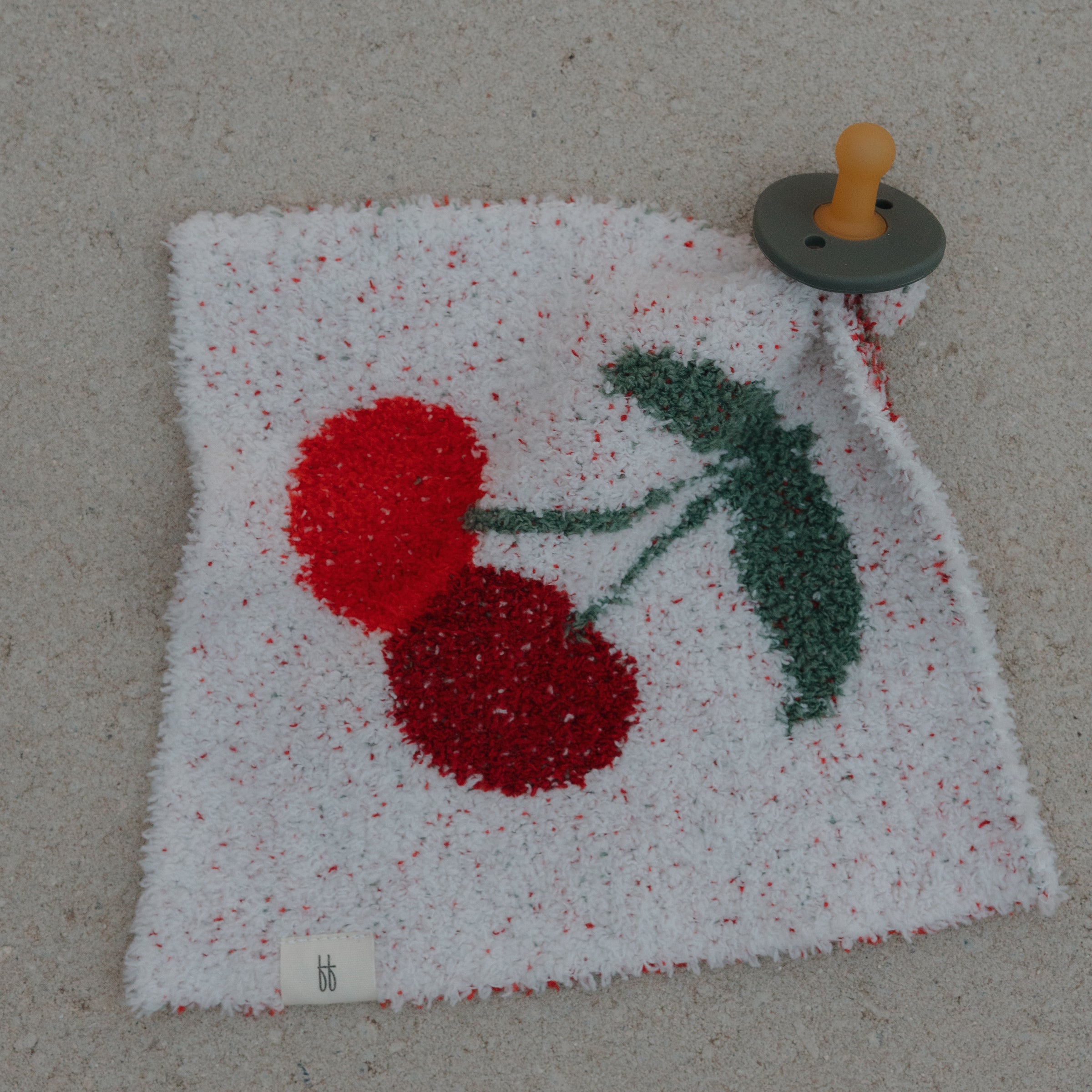 Lovey | Cherry