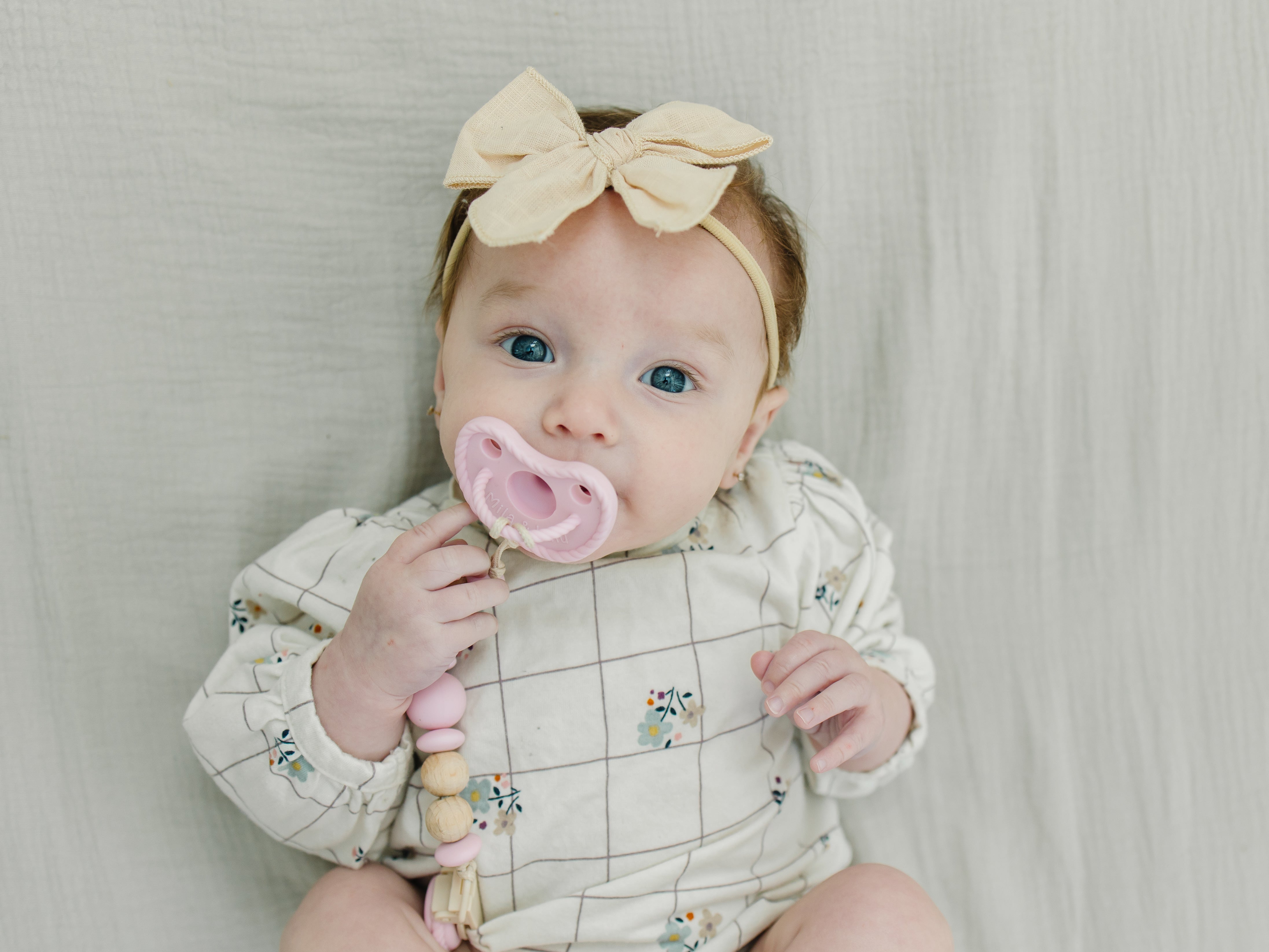 Round Shape Silicone Pacifiers (set Of 2)