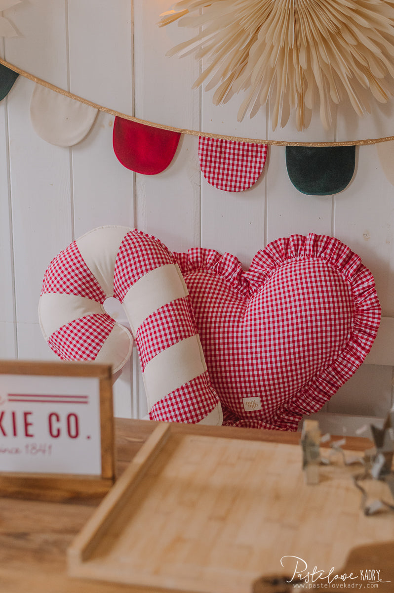 "red Checkered" Heart Pillow With Frill
