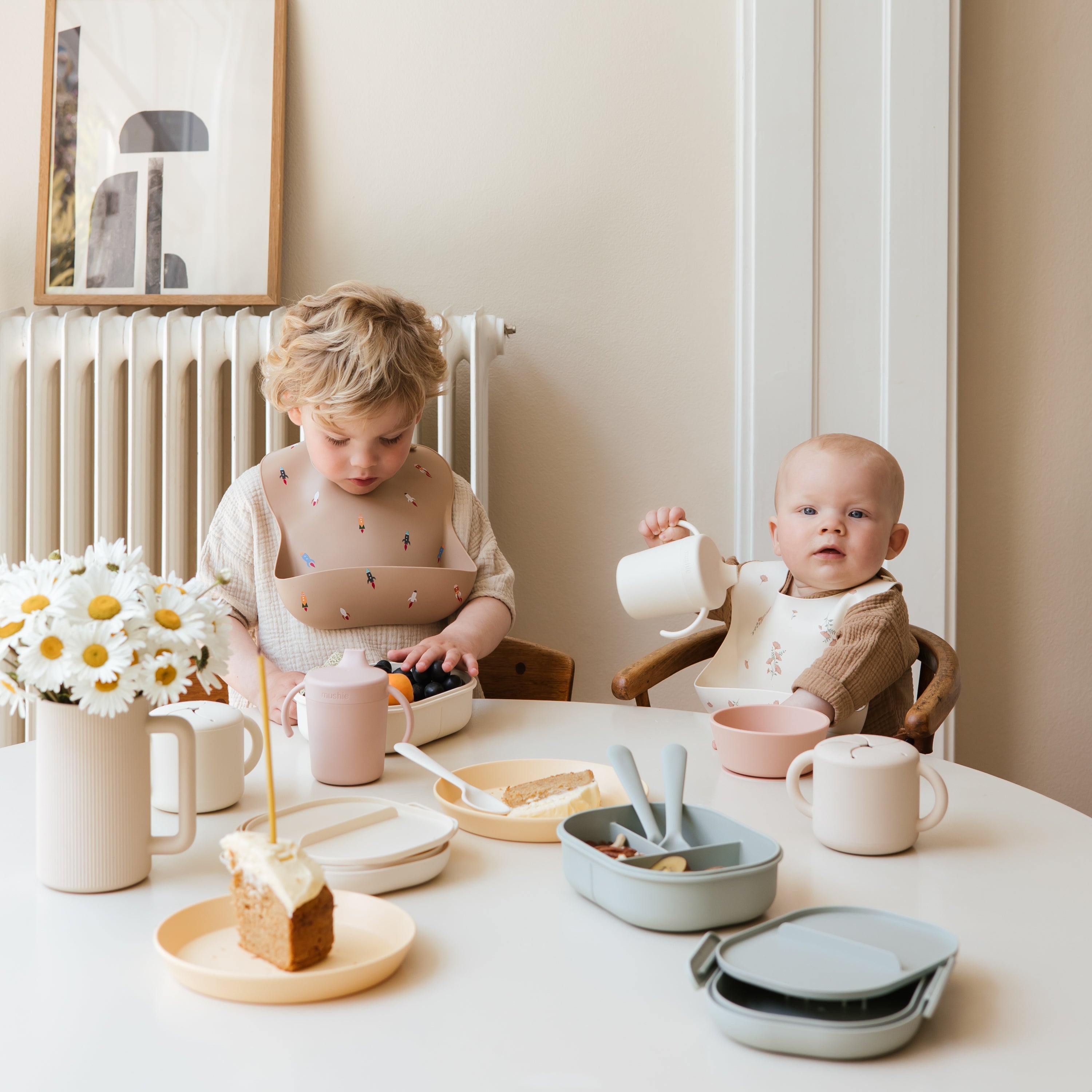 Round Dinnerware Plates, Set Of 2