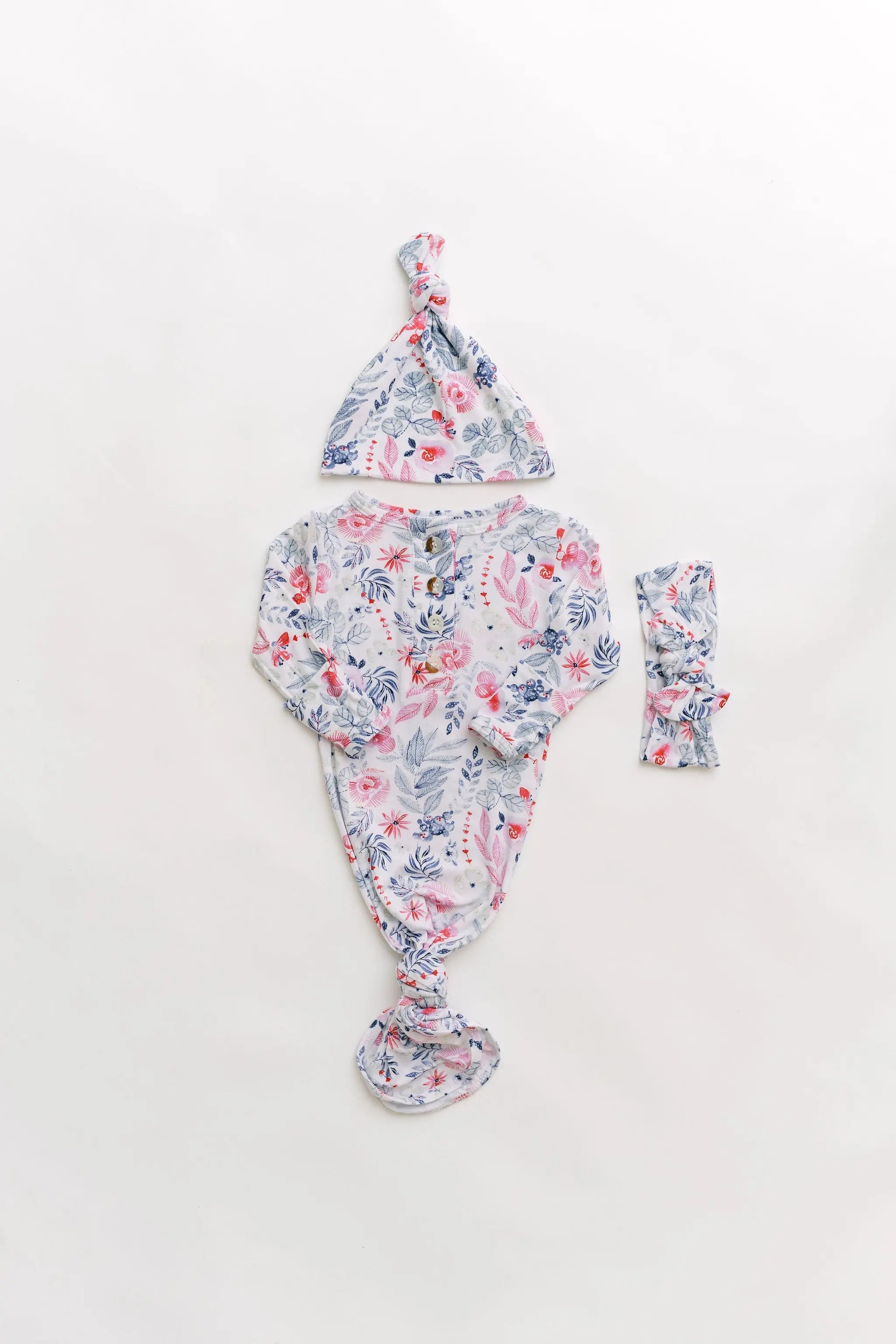 Stroller Society Knotted Baby Gown And Hat Set With Headband - Bloom (newborn-3 Months)