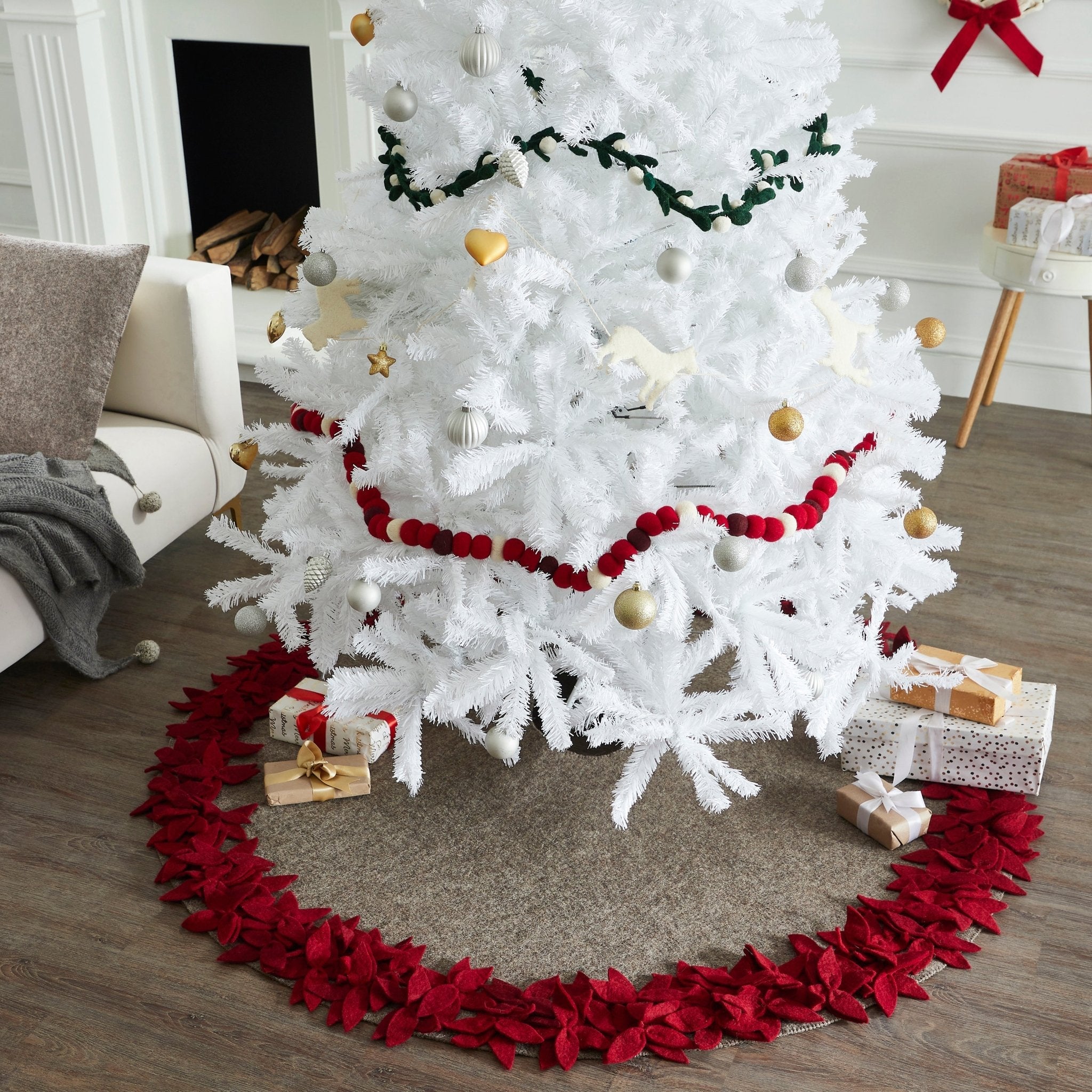 Handmade Overlapping Flowers Christmas Tree Skirt - Natural Red-60"