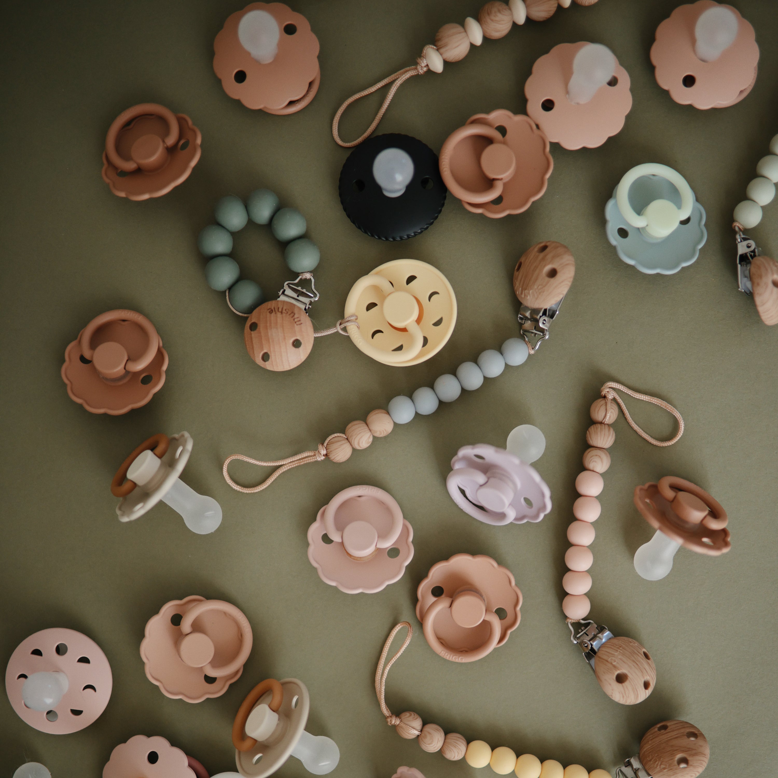 Frigg Daisy Night Silicone Pacifier 2-pack